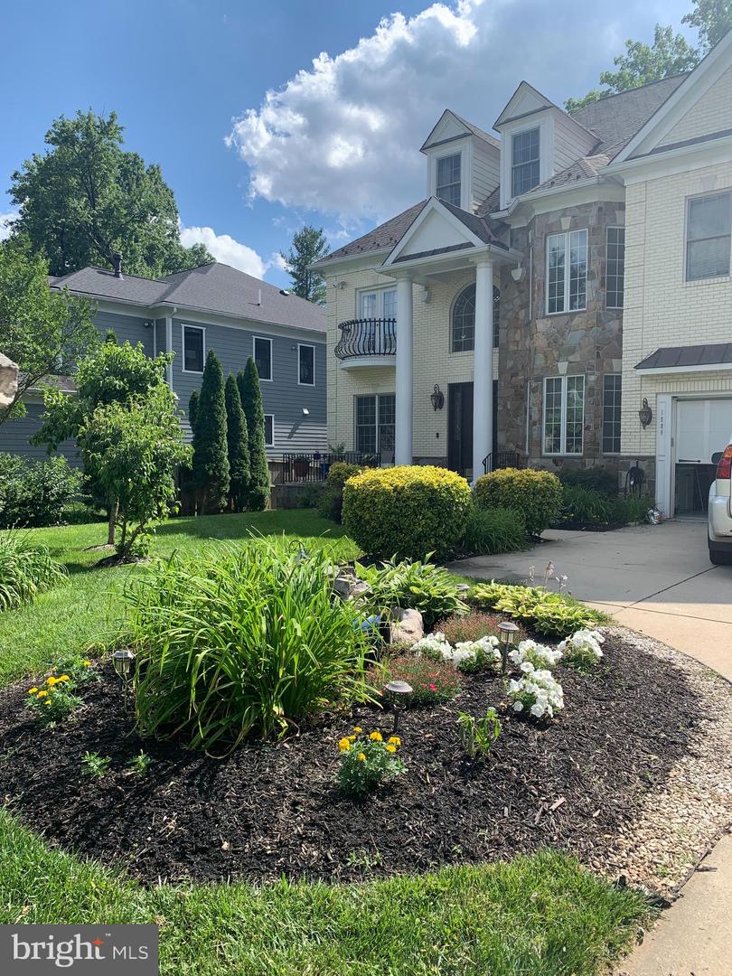 1906 DALMATION DR, MCLEAN, Virginia 22101, 6 Bedrooms Bedrooms, ,5 BathroomsBathrooms,Residential,For sale,1906 DALMATION DR,VAFX2234774 MLS # VAFX2234774