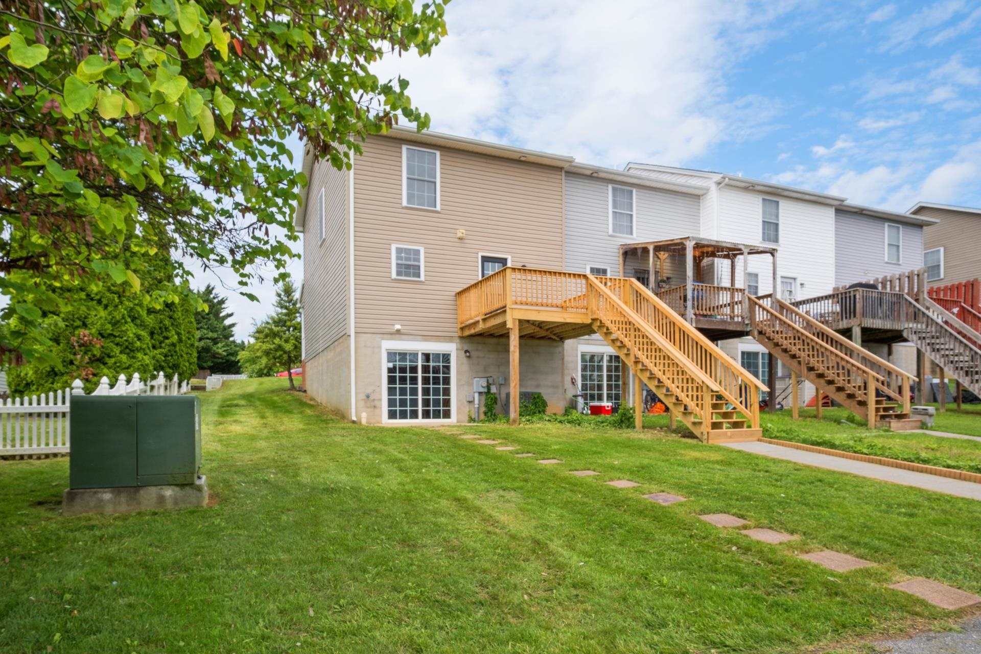 1467 SHENSTONE DR, HARRISONBURG, Virginia 22802, 3 Bedrooms Bedrooms, ,1 BathroomBathrooms,Residential,1467 SHENSTONE DR,665206 MLS # 665206