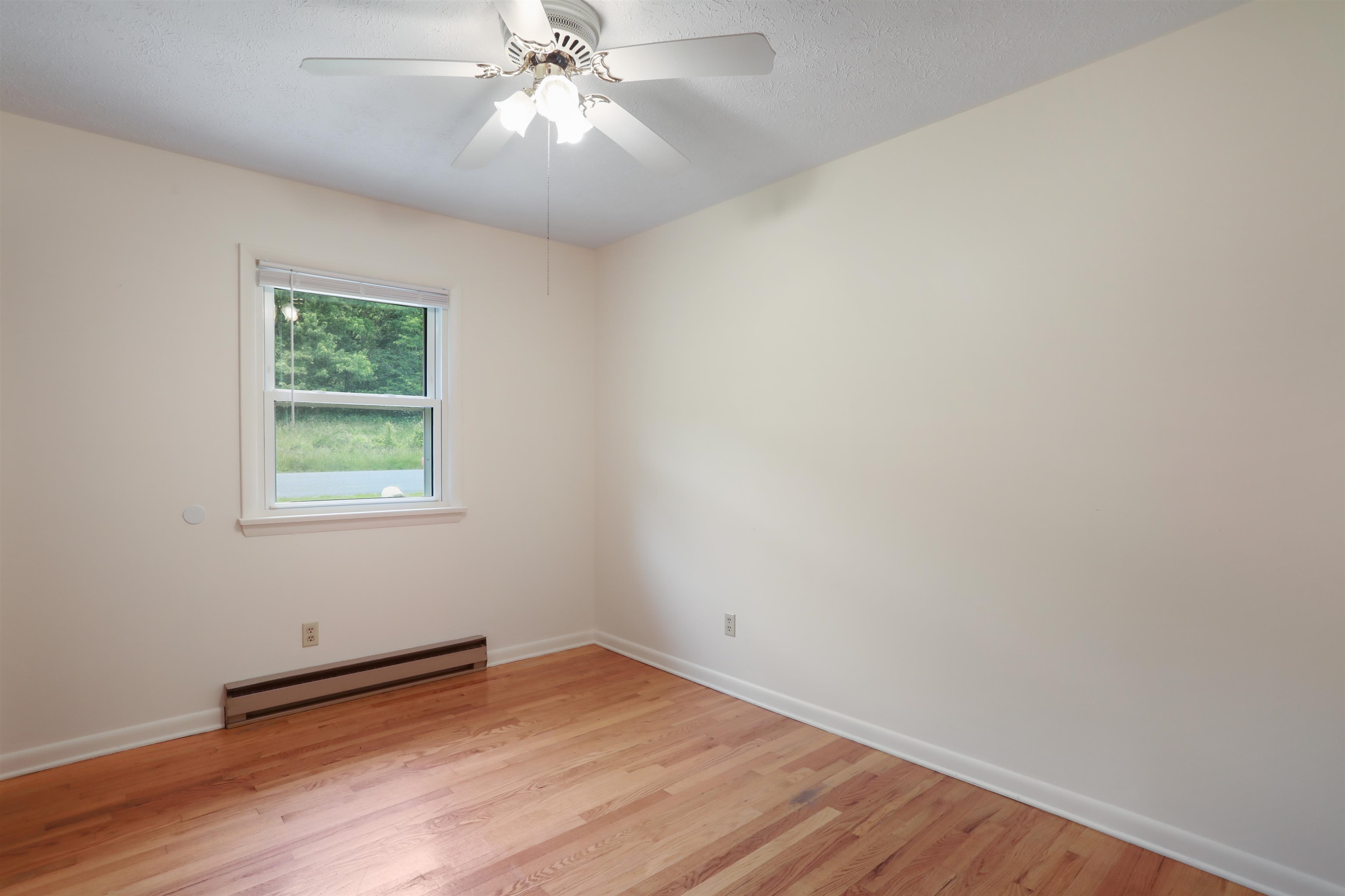 3423 SMITH CREEK RD, NEW MARKET, Virginia 22844, 3 Bedrooms Bedrooms, ,2 BathroomsBathrooms,Residential,3423 SMITH CREEK RD,665221 MLS # 665221