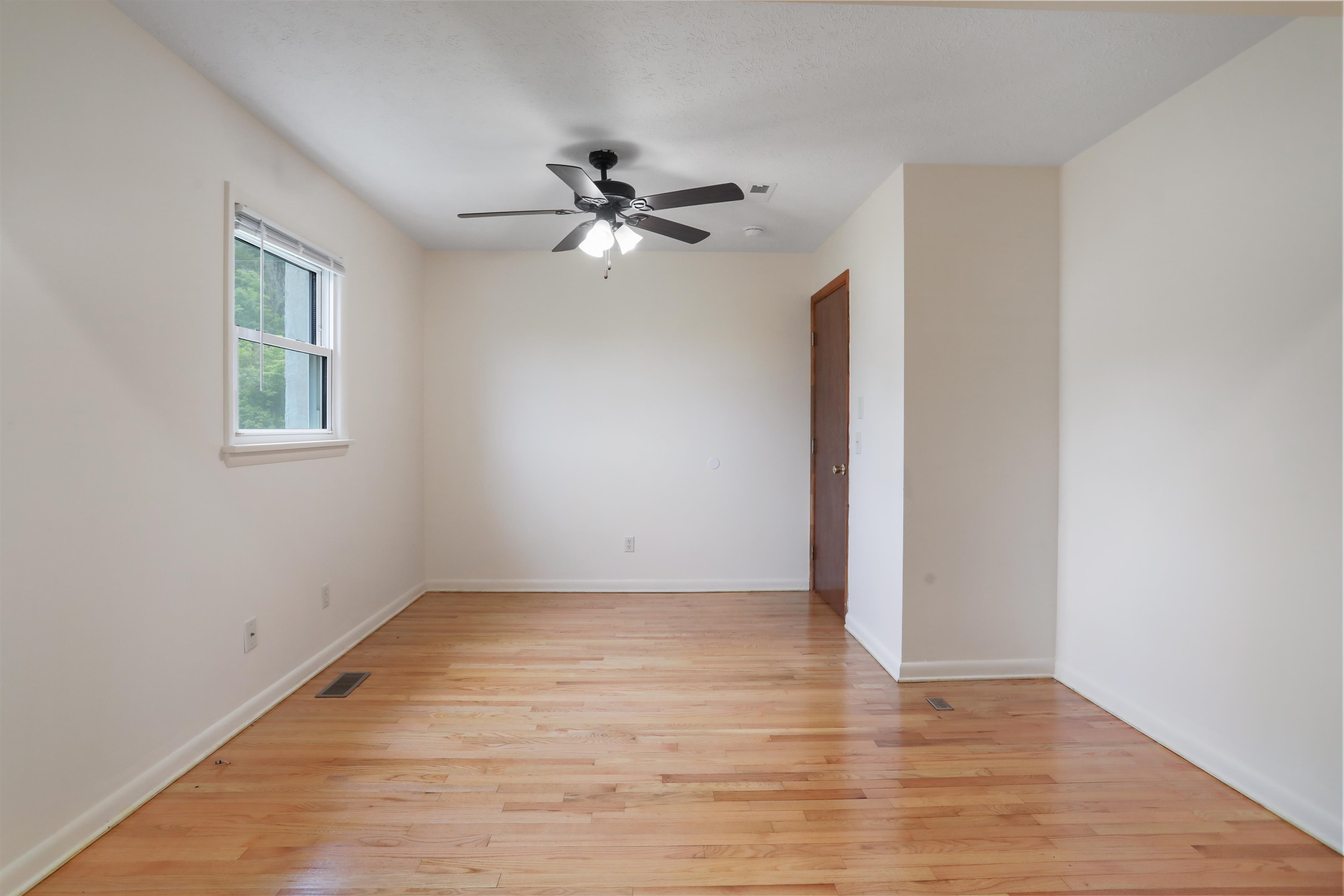 3423 SMITH CREEK RD, NEW MARKET, Virginia 22844, 3 Bedrooms Bedrooms, ,2 BathroomsBathrooms,Residential,3423 SMITH CREEK RD,665221 MLS # 665221
