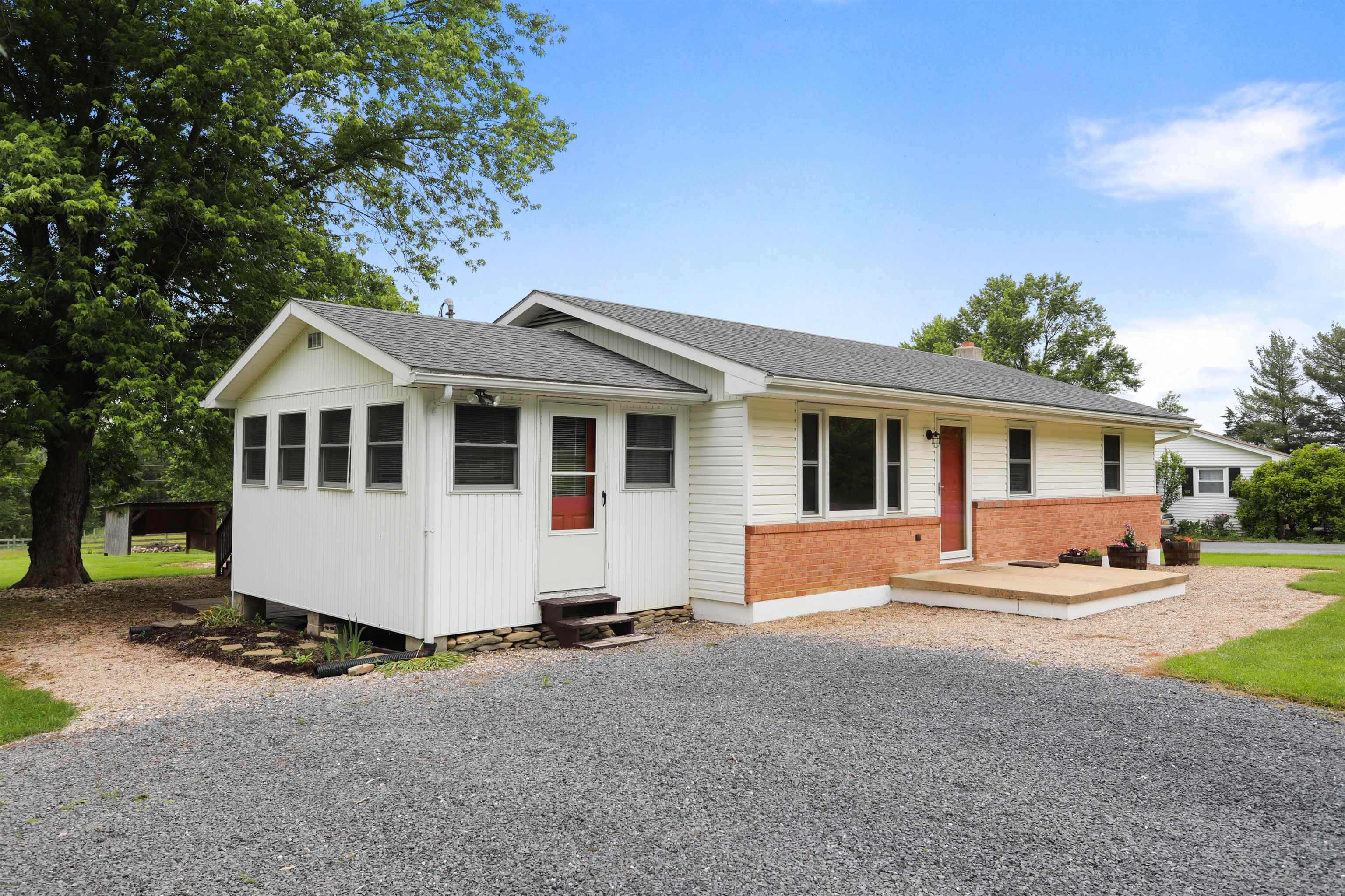 3423 SMITH CREEK RD, NEW MARKET, Virginia 22844, 3 Bedrooms Bedrooms, ,2 BathroomsBathrooms,Residential,3423 SMITH CREEK RD,665221 MLS # 665221