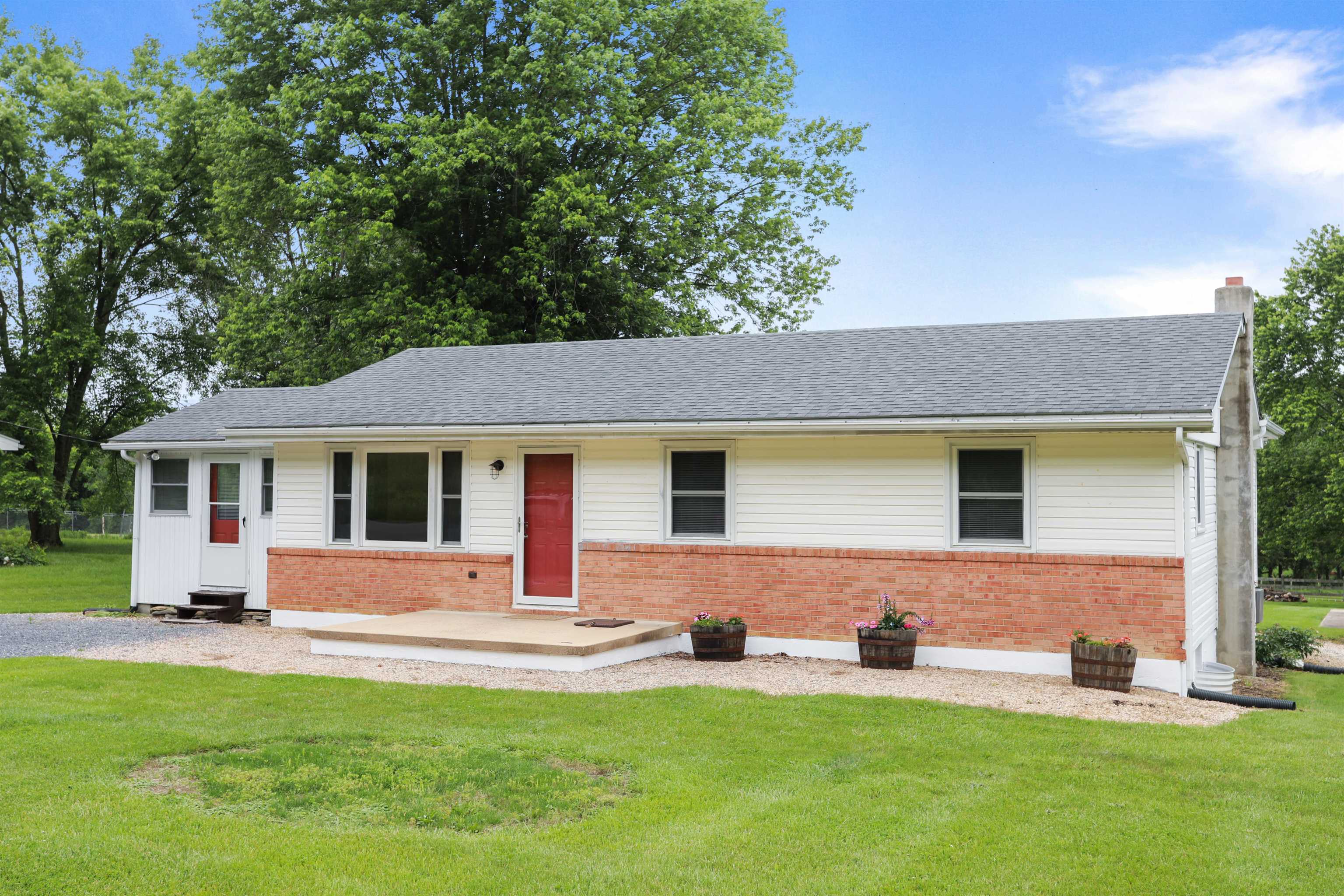 3423 SMITH CREEK RD, NEW MARKET, Virginia 22844, 3 Bedrooms Bedrooms, ,2 BathroomsBathrooms,Residential,3423 SMITH CREEK RD,665221 MLS # 665221