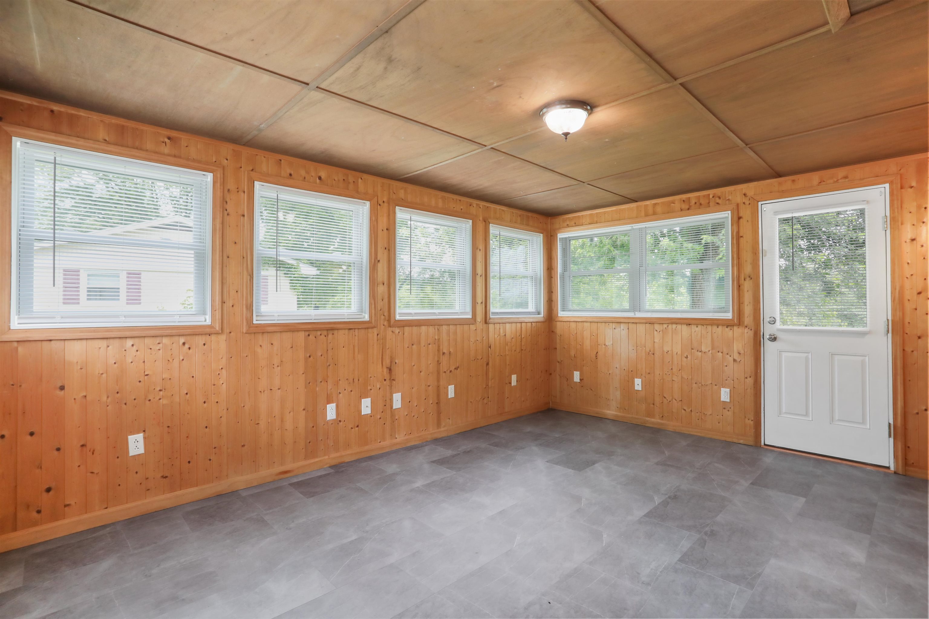 3423 SMITH CREEK RD, NEW MARKET, Virginia 22844, 3 Bedrooms Bedrooms, ,2 BathroomsBathrooms,Residential,3423 SMITH CREEK RD,665221 MLS # 665221
