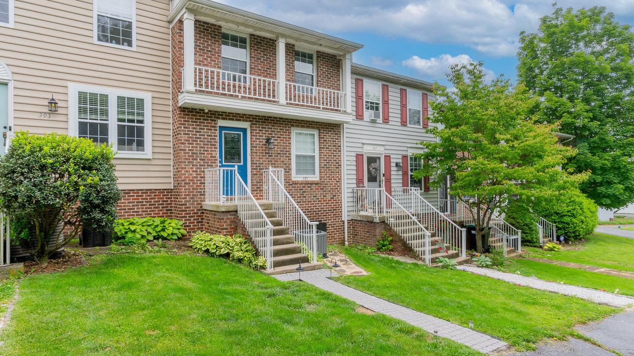 391 MT CRAWFORD AVE, BRIDGEWATER, Virginia 22812, 2 Bedrooms Bedrooms, ,3 BathroomsBathrooms,Residential,391 MT CRAWFORD AVE,665238 MLS # 665238