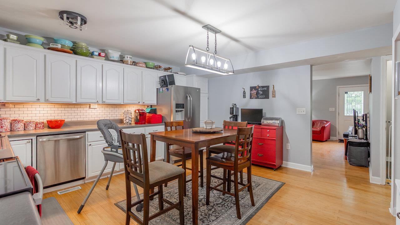 391 MT CRAWFORD AVE, BRIDGEWATER, Virginia 22812, 2 Bedrooms Bedrooms, ,3 BathroomsBathrooms,Residential,391 MT CRAWFORD AVE,665238 MLS # 665238