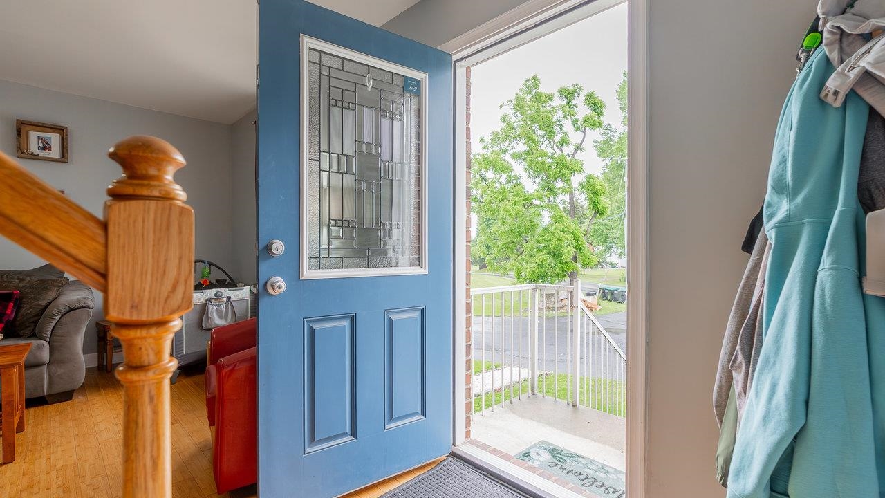 391 MT CRAWFORD AVE, BRIDGEWATER, Virginia 22812, 2 Bedrooms Bedrooms, ,3 BathroomsBathrooms,Residential,391 MT CRAWFORD AVE,665238 MLS # 665238