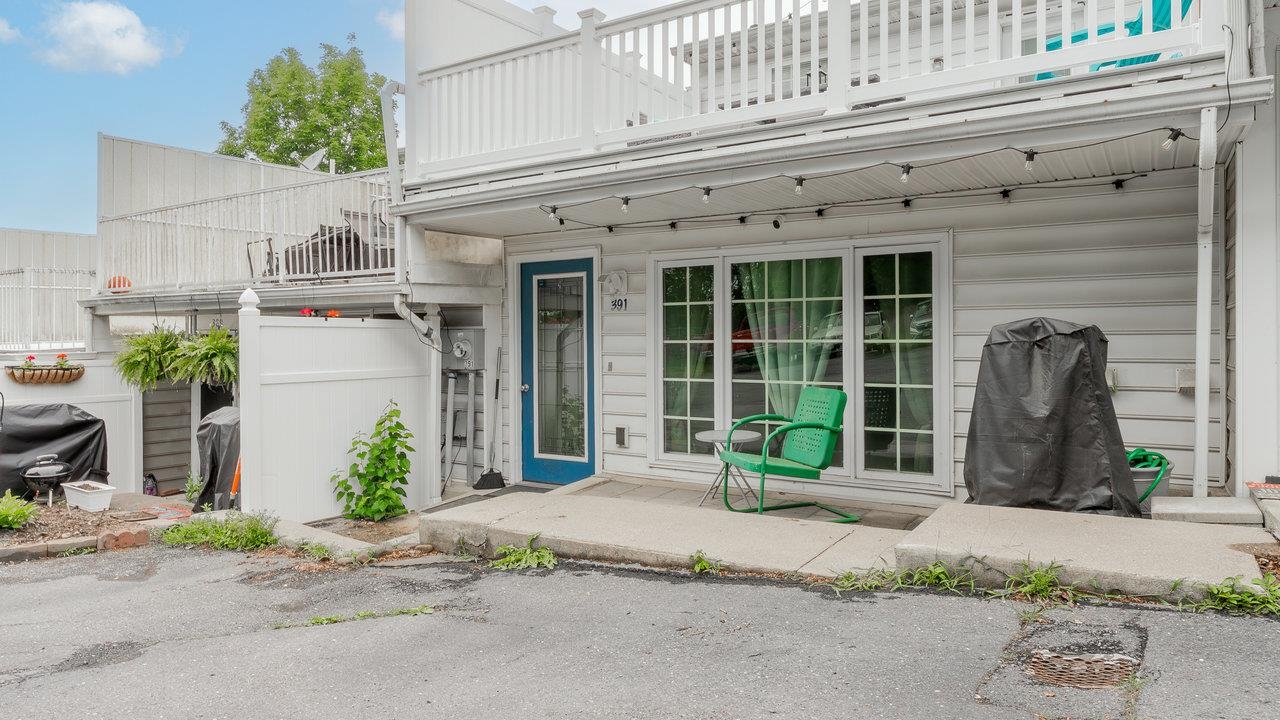 391 MT CRAWFORD AVE, BRIDGEWATER, Virginia 22812, 2 Bedrooms Bedrooms, ,3 BathroomsBathrooms,Residential,391 MT CRAWFORD AVE,665238 MLS # 665238