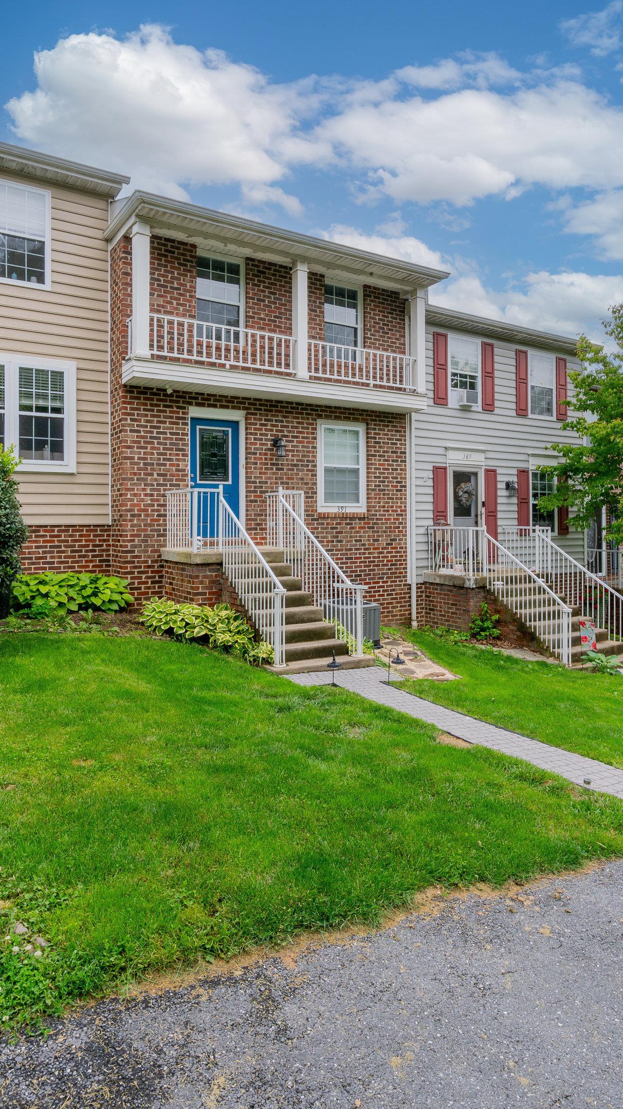 391 MT CRAWFORD AVE, BRIDGEWATER, Virginia 22812, 2 Bedrooms Bedrooms, ,3 BathroomsBathrooms,Residential,391 MT CRAWFORD AVE,665238 MLS # 665238
