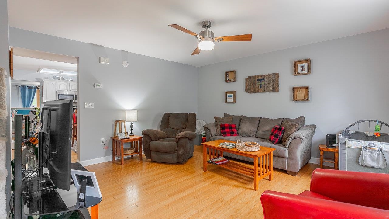 391 MT CRAWFORD AVE, BRIDGEWATER, Virginia 22812, 2 Bedrooms Bedrooms, ,3 BathroomsBathrooms,Residential,391 MT CRAWFORD AVE,665238 MLS # 665238