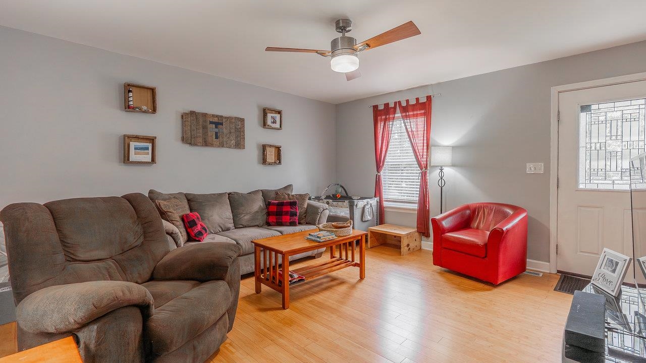 391 MT CRAWFORD AVE, BRIDGEWATER, Virginia 22812, 2 Bedrooms Bedrooms, ,3 BathroomsBathrooms,Residential,391 MT CRAWFORD AVE,665238 MLS # 665238