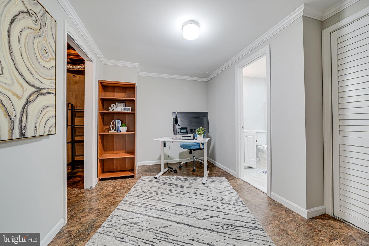 6078 HOLLOW HILL LN, SPRINGFIELD, Virginia 22152, 3 Bedrooms Bedrooms, ,3 BathroomsBathrooms,Residential,For sale,6078 HOLLOW HILL LN,VAFX2236228 MLS # VAFX2236228