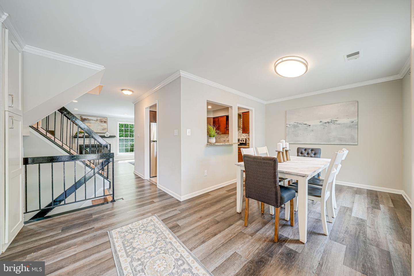 6078 HOLLOW HILL LN, SPRINGFIELD, Virginia 22152, 3 Bedrooms Bedrooms, ,3 BathroomsBathrooms,Residential,For sale,6078 HOLLOW HILL LN,VAFX2236228 MLS # VAFX2236228