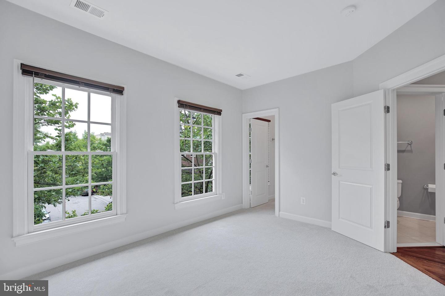 1762 POTOMAC GREENS DR, ALEXANDRIA, Virginia 22314, 4 Bedrooms Bedrooms, ,3 BathroomsBathrooms,Residential,For sale,1762 POTOMAC GREENS DR,VAAX2044614 MLS # VAAX2044614