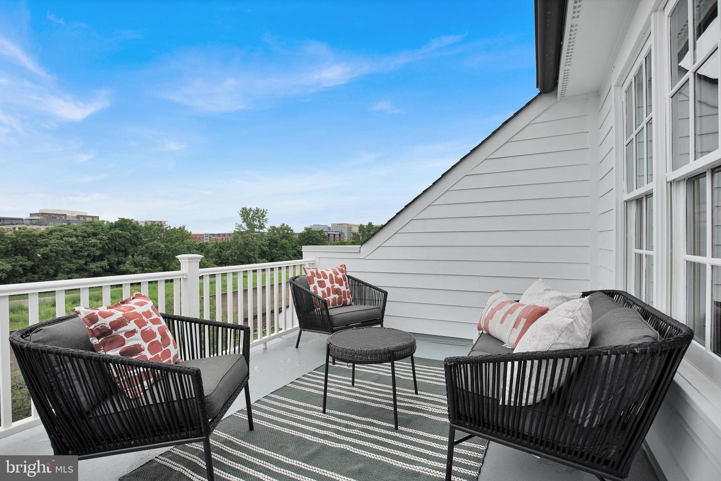 1762 POTOMAC GREENS DR, ALEXANDRIA, Virginia 22314, 4 Bedrooms Bedrooms, ,3 BathroomsBathrooms,Residential,For sale,1762 POTOMAC GREENS DR,VAAX2044614 MLS # VAAX2044614