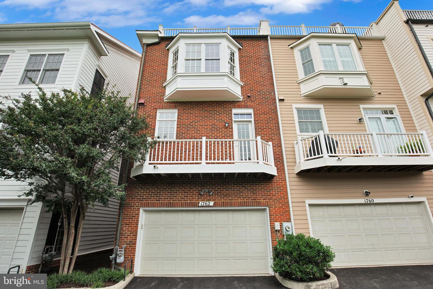 1762 POTOMAC GREENS DR, ALEXANDRIA, Virginia 22314, 4 Bedrooms Bedrooms, ,3 BathroomsBathrooms,Residential,For sale,1762 POTOMAC GREENS DR,VAAX2044614 MLS # VAAX2044614