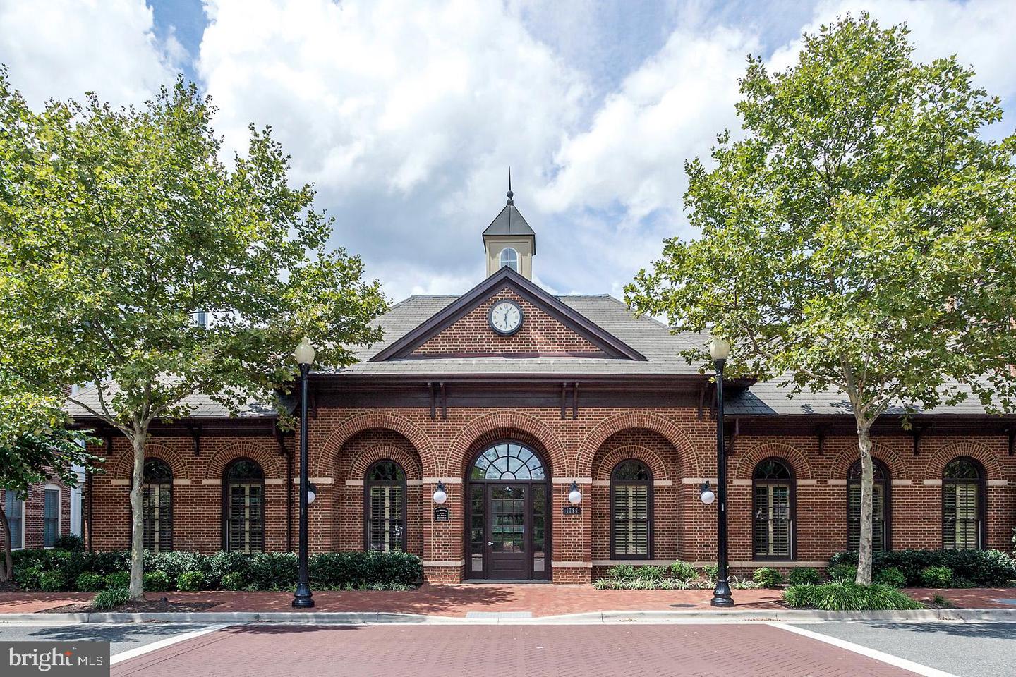 1762 POTOMAC GREENS DR, ALEXANDRIA, Virginia 22314, 4 Bedrooms Bedrooms, ,3 BathroomsBathrooms,Residential,For sale,1762 POTOMAC GREENS DR,VAAX2044614 MLS # VAAX2044614
