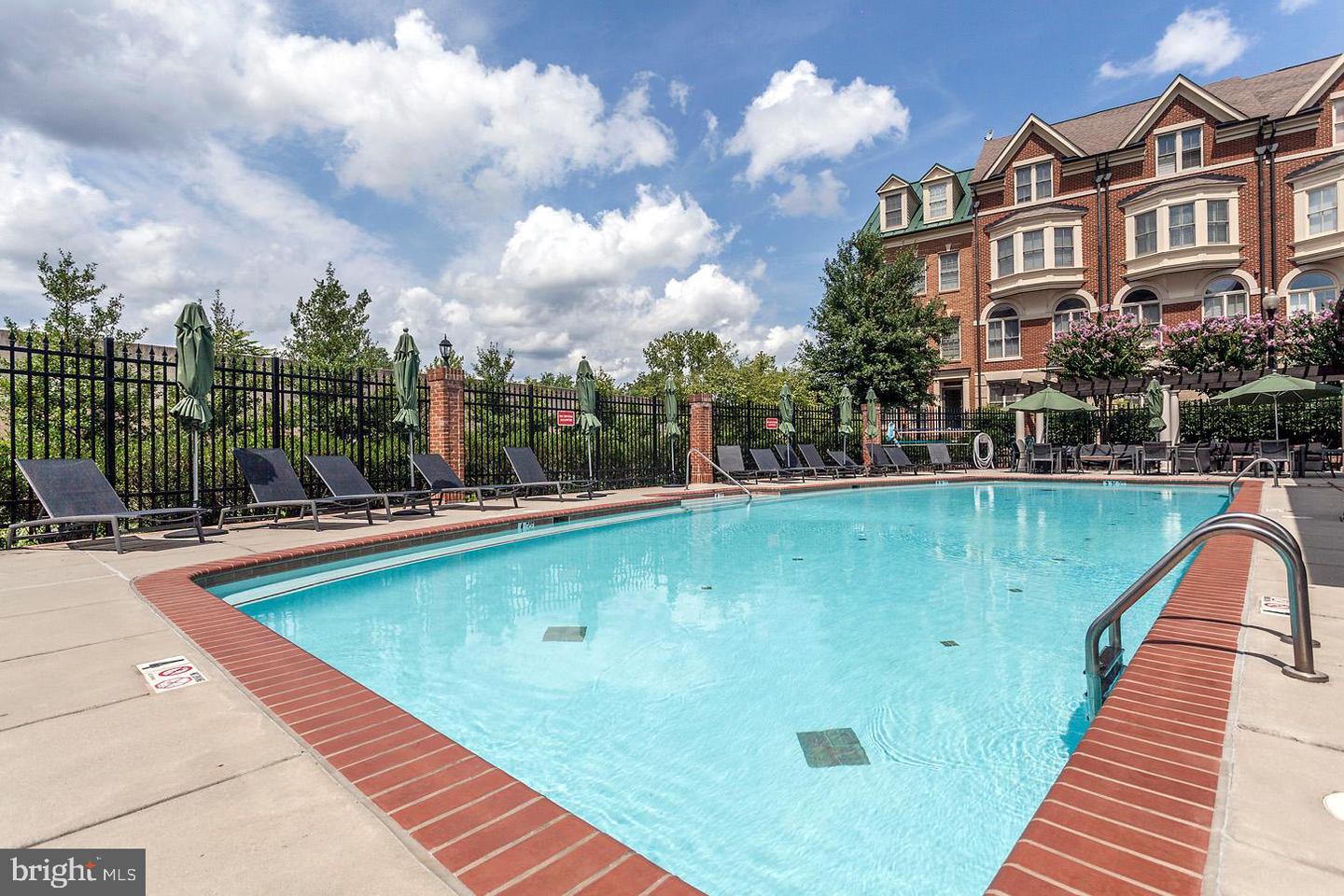 1762 POTOMAC GREENS DR, ALEXANDRIA, Virginia 22314, 4 Bedrooms Bedrooms, ,3 BathroomsBathrooms,Residential,For sale,1762 POTOMAC GREENS DR,VAAX2044614 MLS # VAAX2044614