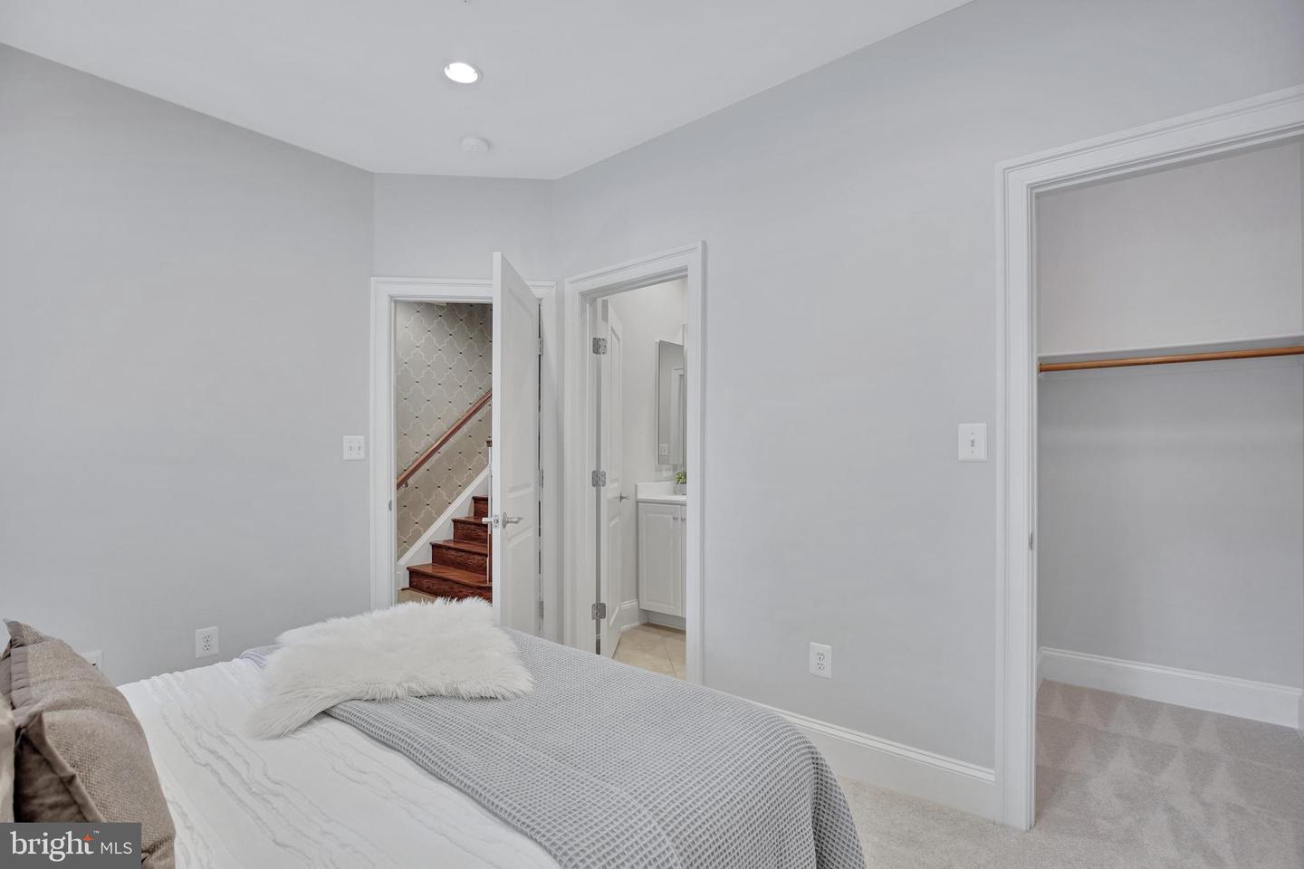 1762 POTOMAC GREENS DR, ALEXANDRIA, Virginia 22314, 4 Bedrooms Bedrooms, ,3 BathroomsBathrooms,Residential,For sale,1762 POTOMAC GREENS DR,VAAX2044614 MLS # VAAX2044614