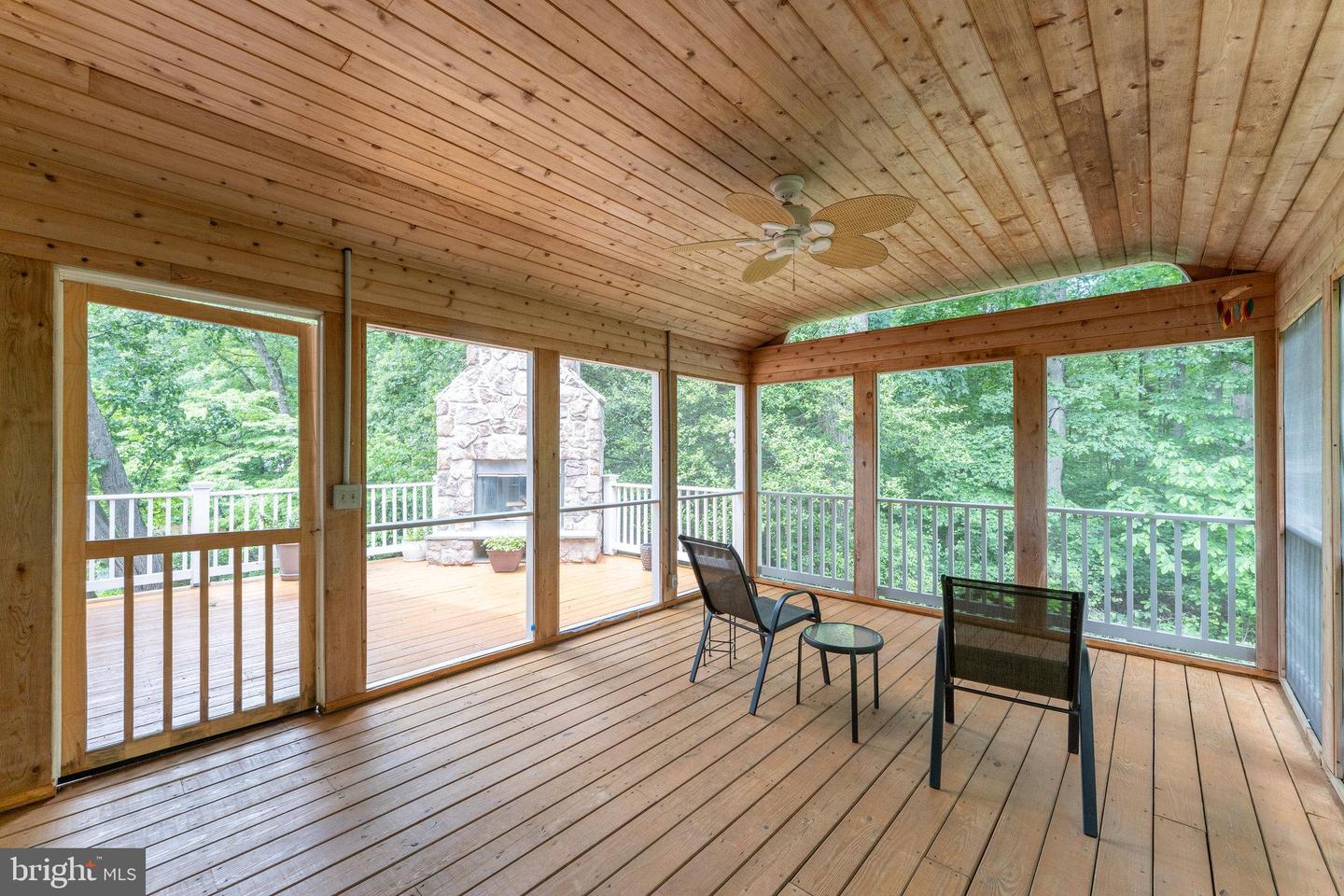 6732 BARON RD, MCLEAN, Virginia 22101, 4 Bedrooms Bedrooms, ,3 BathroomsBathrooms,Residential,For sale,6732 BARON RD,VAFX2237066 MLS # VAFX2237066