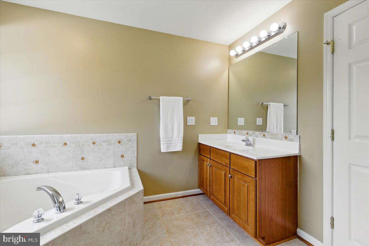 26 SENTINEL RIDGE LN, STAFFORD, Virginia 22554, 6 Bedrooms Bedrooms, ,5 BathroomsBathrooms,Residential,For sale,26 SENTINEL RIDGE LN,VAST2038356 MLS # VAST2038356
