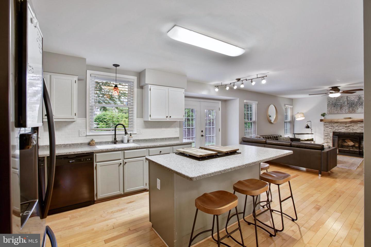 203 SNOWDEN CT SW, LEESBURG, Virginia 20175, 5 Bedrooms Bedrooms, ,3 BathroomsBathrooms,Residential,For sale,203 SNOWDEN CT SW,VALO2095374 MLS # VALO2095374