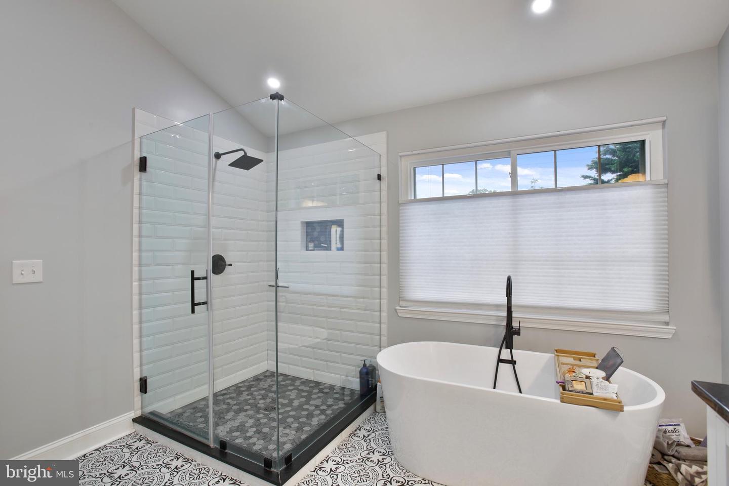 203 SNOWDEN CT SW, LEESBURG, Virginia 20175, 5 Bedrooms Bedrooms, ,3 BathroomsBathrooms,Residential,For sale,203 SNOWDEN CT SW,VALO2095374 MLS # VALO2095374