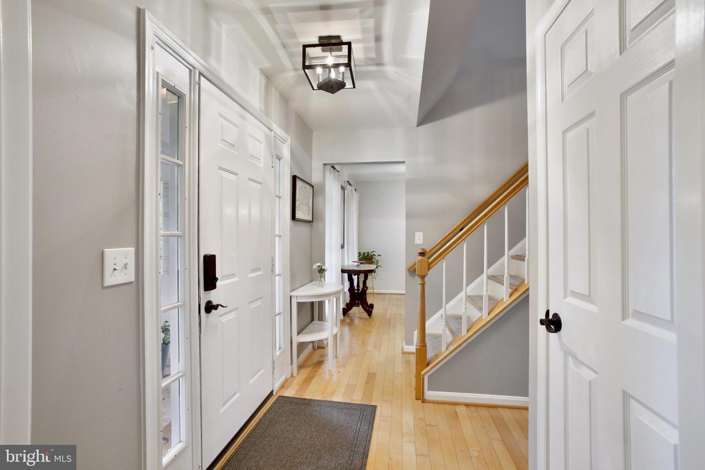 203 SNOWDEN CT SW, LEESBURG, Virginia 20175, 5 Bedrooms Bedrooms, ,3 BathroomsBathrooms,Residential,For sale,203 SNOWDEN CT SW,VALO2095374 MLS # VALO2095374