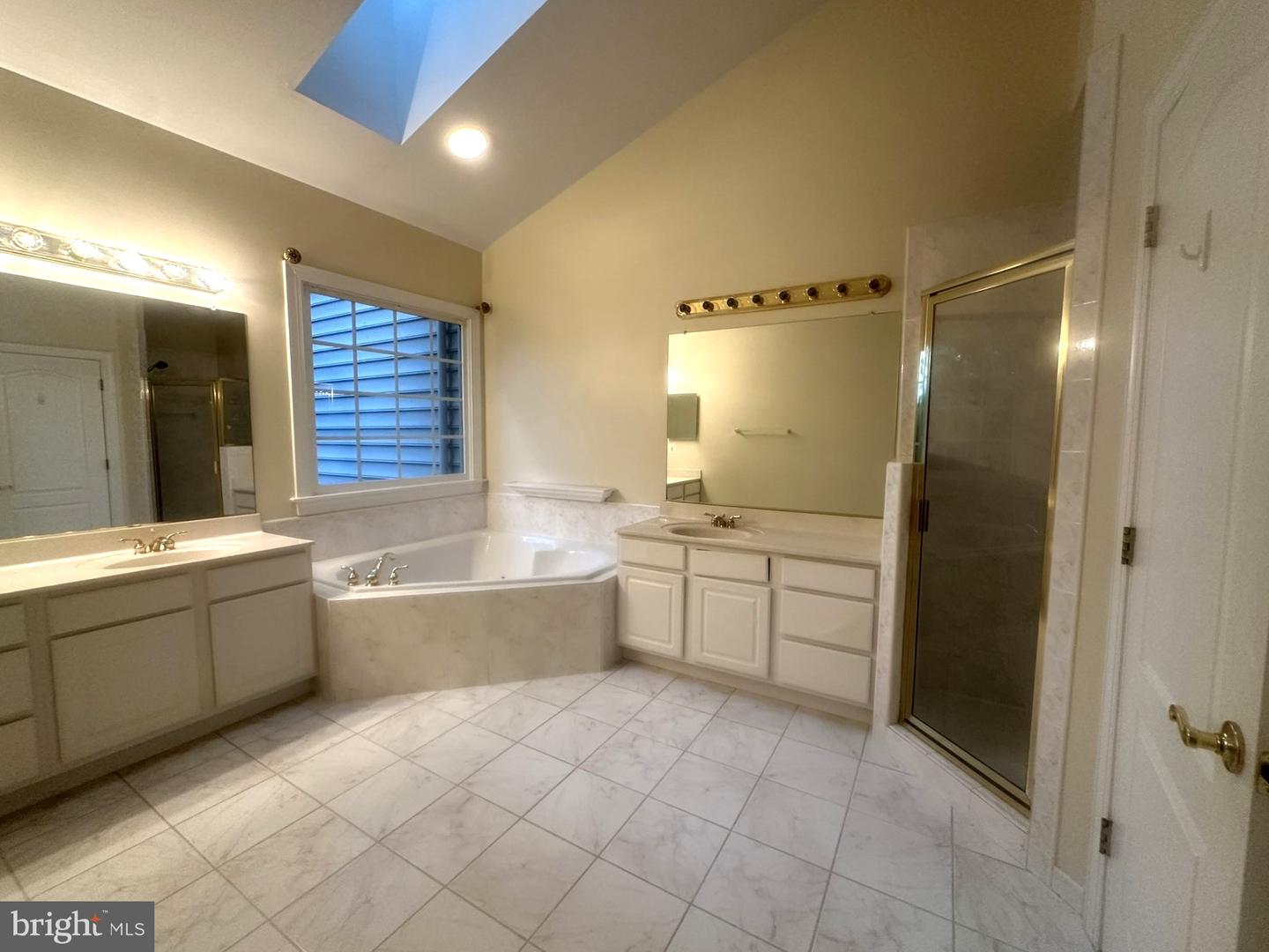 4906 DONOVAN DR, ALEXANDRIA, Virginia 22304, 4 Bedrooms Bedrooms, 15 Rooms Rooms,4 BathroomsBathrooms,Residential,For sale,4906 DONOVAN DR,VAAX2044946 MLS # VAAX2044946