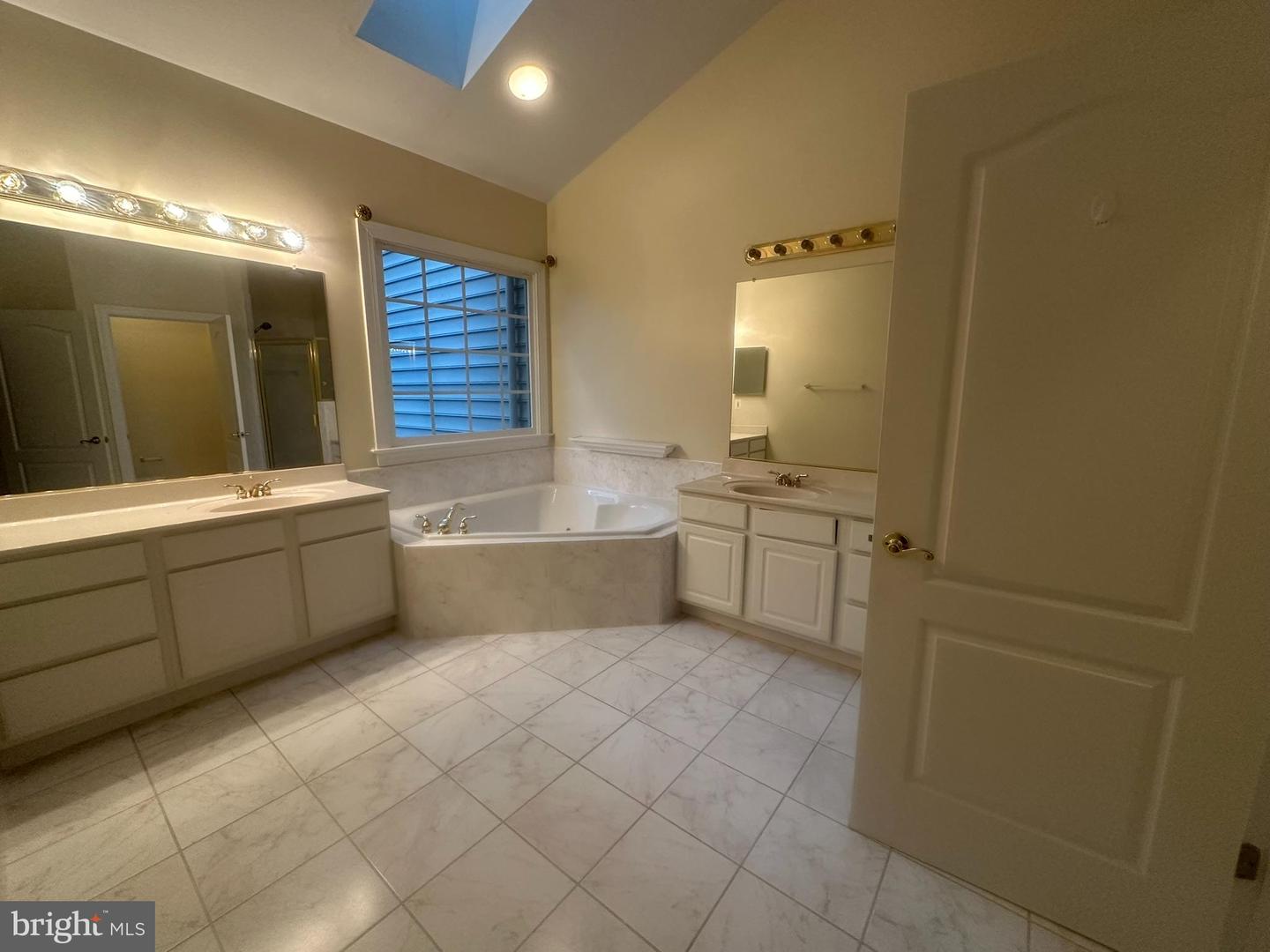 4906 DONOVAN DR, ALEXANDRIA, Virginia 22304, 4 Bedrooms Bedrooms, 15 Rooms Rooms,4 BathroomsBathrooms,Residential,For sale,4906 DONOVAN DR,VAAX2044946 MLS # VAAX2044946