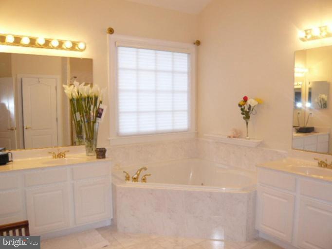 4906 DONOVAN DR, ALEXANDRIA, Virginia 22304, 4 Bedrooms Bedrooms, 15 Rooms Rooms,4 BathroomsBathrooms,Residential,For sale,4906 DONOVAN DR,VAAX2044946 MLS # VAAX2044946