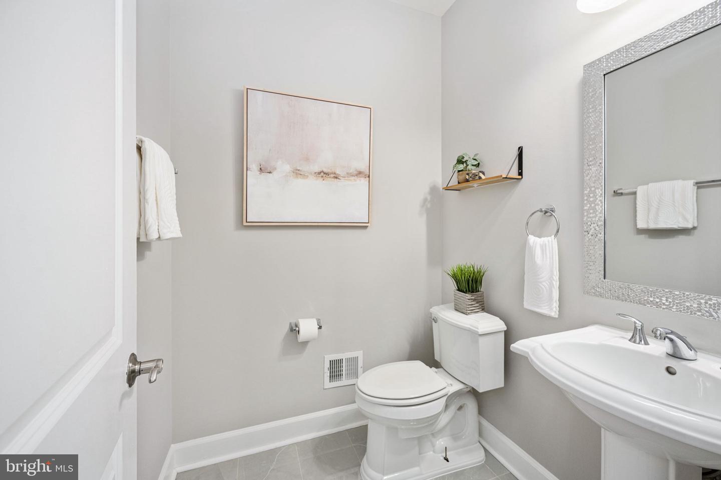 547 APRICOT ST, STAFFORD, Virginia 22554, 6 Bedrooms Bedrooms, ,5 BathroomsBathrooms,Residential,For sale,547 APRICOT ST,VAST2038556 MLS # VAST2038556