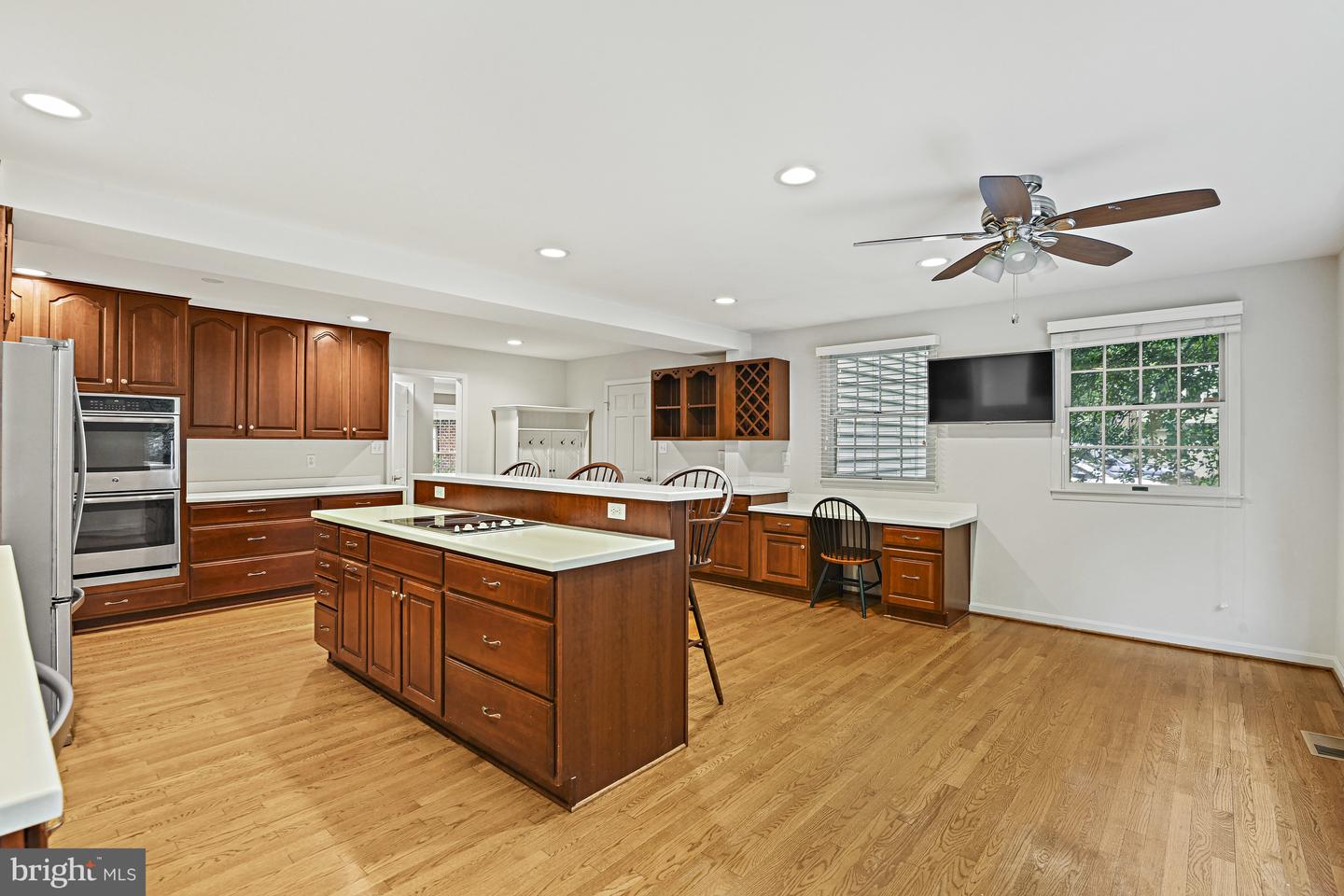 11904 PARADISE LN, HERNDON, Virginia 20171, 5 Bedrooms Bedrooms, ,2 BathroomsBathrooms,Residential,For sale,11904 PARADISE LN,VAFX2239430 MLS # VAFX2239430