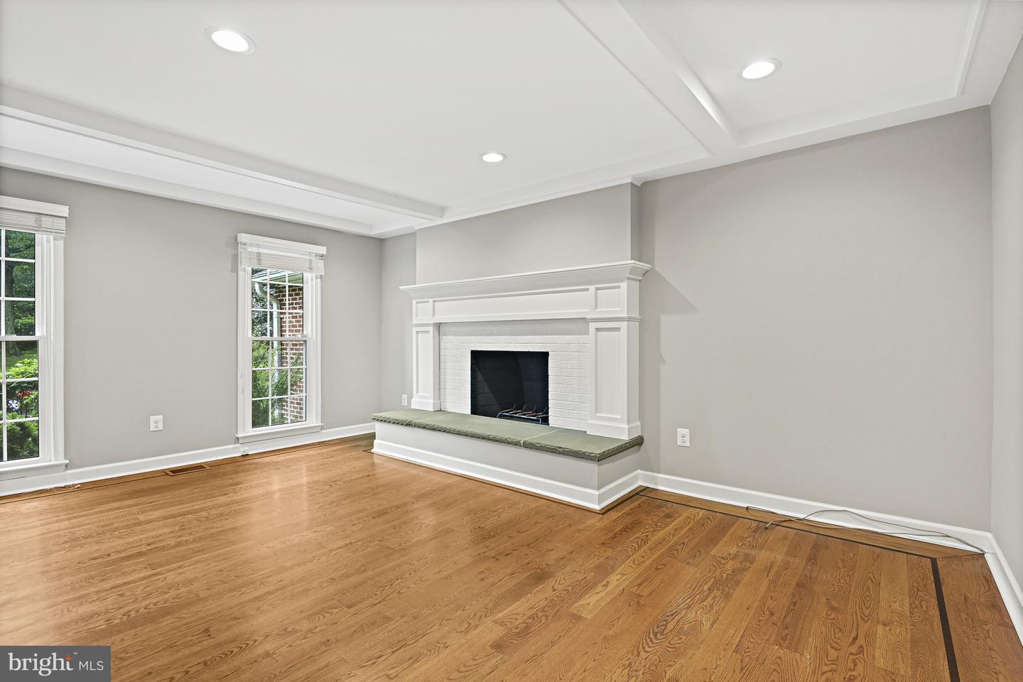 11904 PARADISE LN, HERNDON, Virginia 20171, 5 Bedrooms Bedrooms, ,2 BathroomsBathrooms,Residential,For sale,11904 PARADISE LN,VAFX2239430 MLS # VAFX2239430