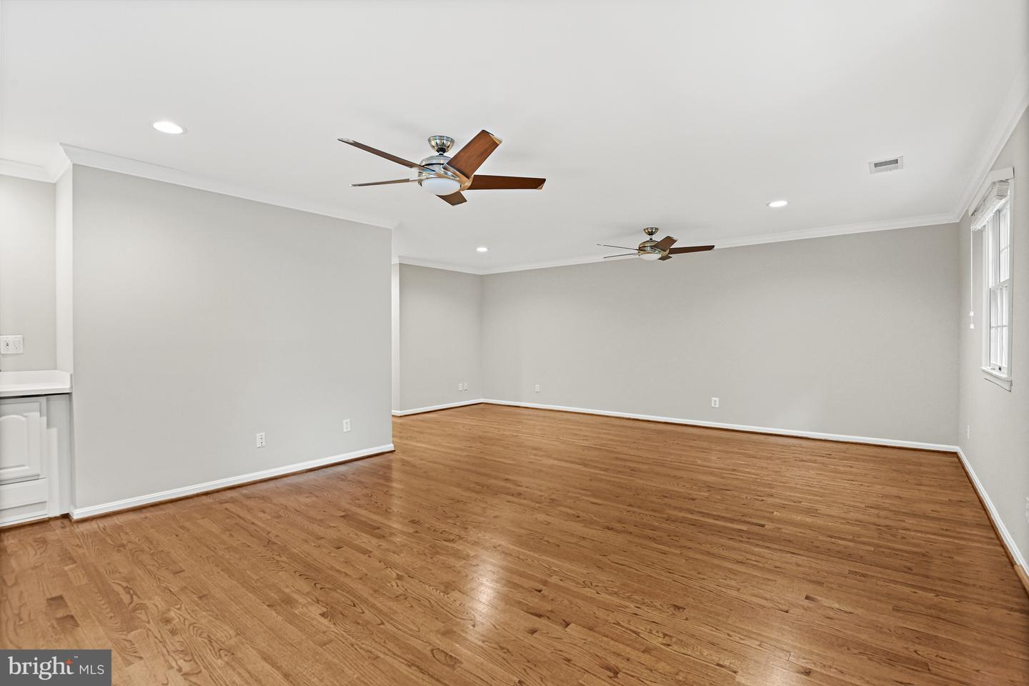 11904 PARADISE LN, HERNDON, Virginia 20171, 5 Bedrooms Bedrooms, ,2 BathroomsBathrooms,Residential,For sale,11904 PARADISE LN,VAFX2239430 MLS # VAFX2239430