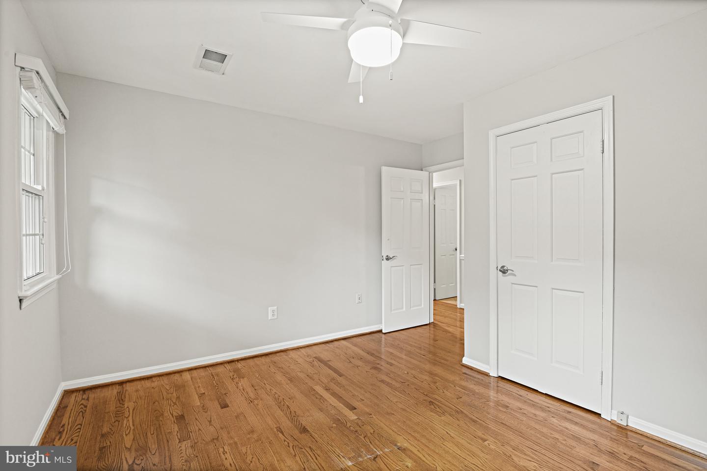 11904 PARADISE LN, HERNDON, Virginia 20171, 5 Bedrooms Bedrooms, ,2 BathroomsBathrooms,Residential,For sale,11904 PARADISE LN,VAFX2239430 MLS # VAFX2239430