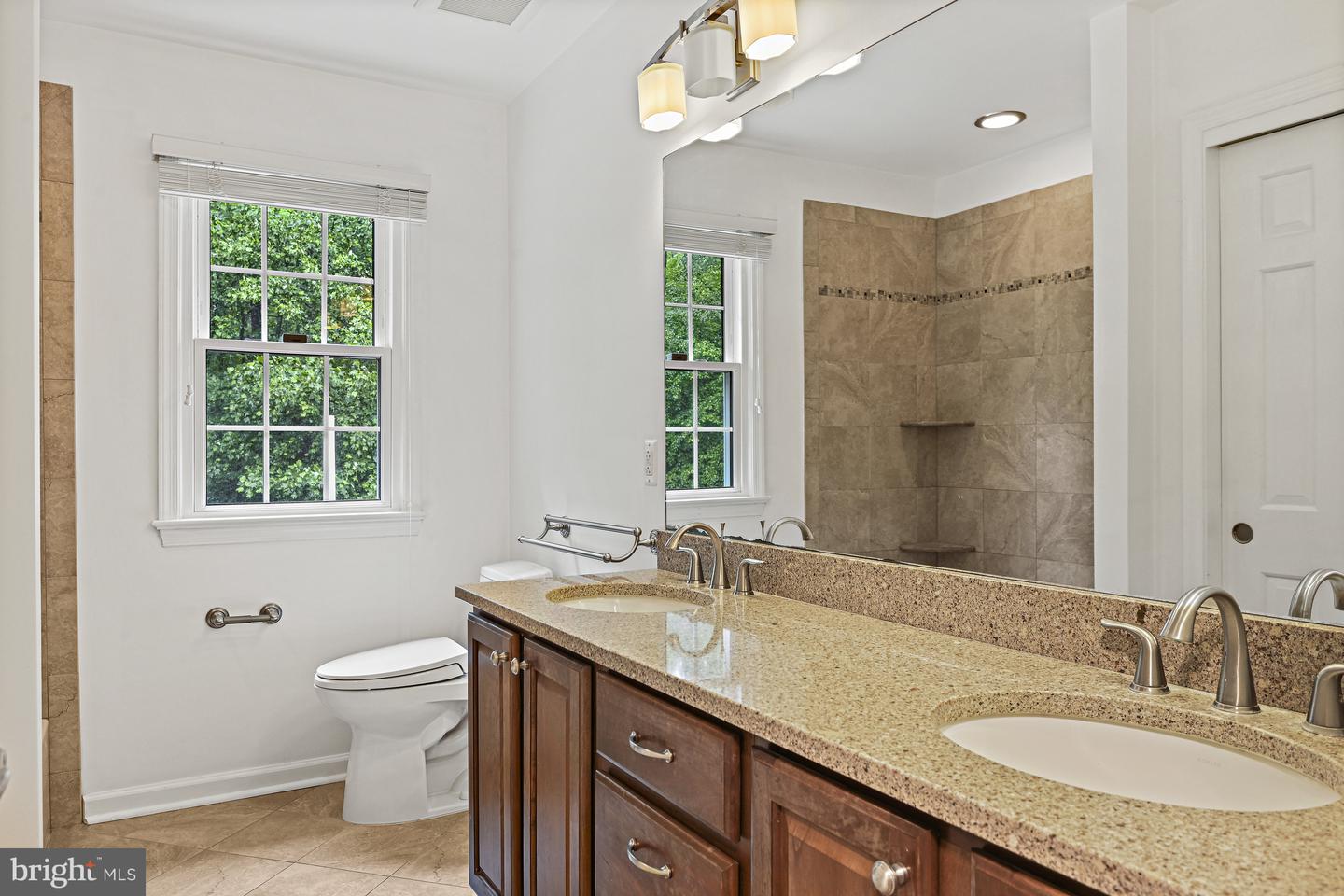 11904 PARADISE LN, HERNDON, Virginia 20171, 5 Bedrooms Bedrooms, ,2 BathroomsBathrooms,Residential,For sale,11904 PARADISE LN,VAFX2239430 MLS # VAFX2239430