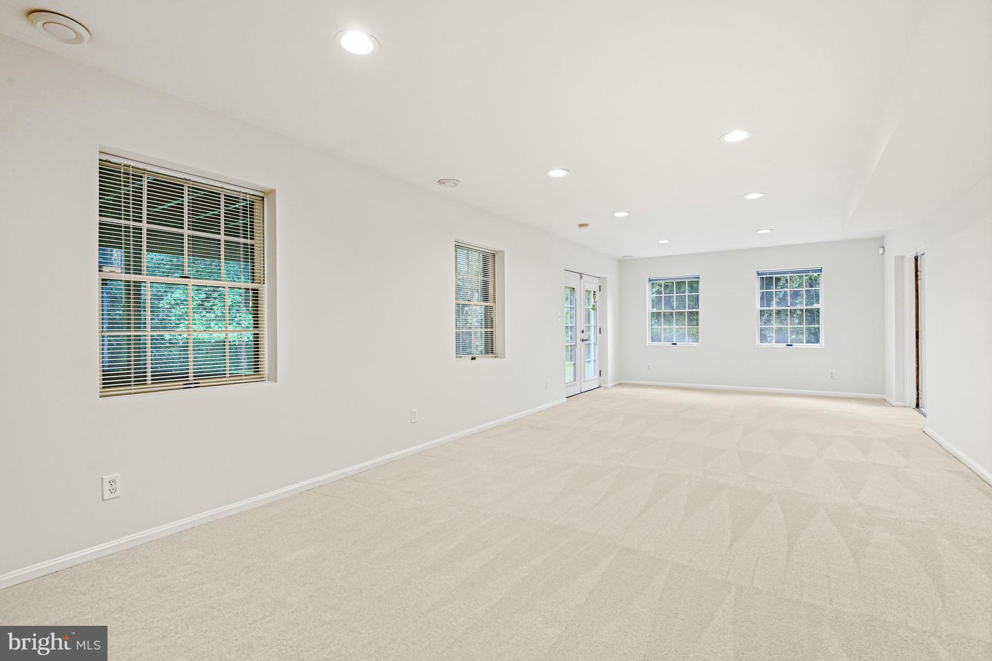 11904 PARADISE LN, HERNDON, Virginia 20171, 5 Bedrooms Bedrooms, ,2 BathroomsBathrooms,Residential,For sale,11904 PARADISE LN,VAFX2239430 MLS # VAFX2239430