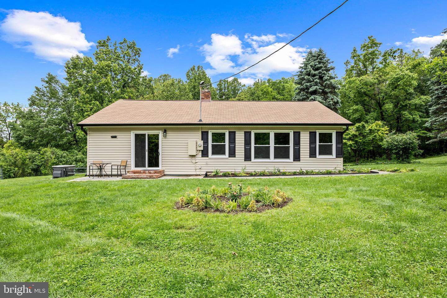 5861 VINE LN, LINDEN, Virginia 22642, 3 Bedrooms Bedrooms, ,2 BathroomsBathrooms,Residential,For sale,5861 VINE LN,VAFQ2016542 MLS # VAFQ2016542