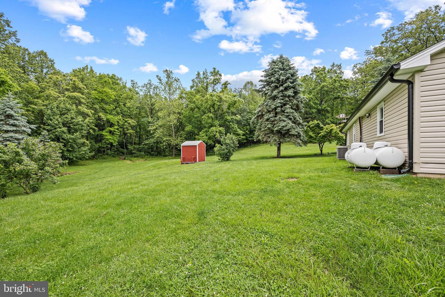 5861 VINE LN, LINDEN, Virginia 22642, 3 Bedrooms Bedrooms, ,2 BathroomsBathrooms,Residential,For sale,5861 VINE LN,VAFQ2016542 MLS # VAFQ2016542