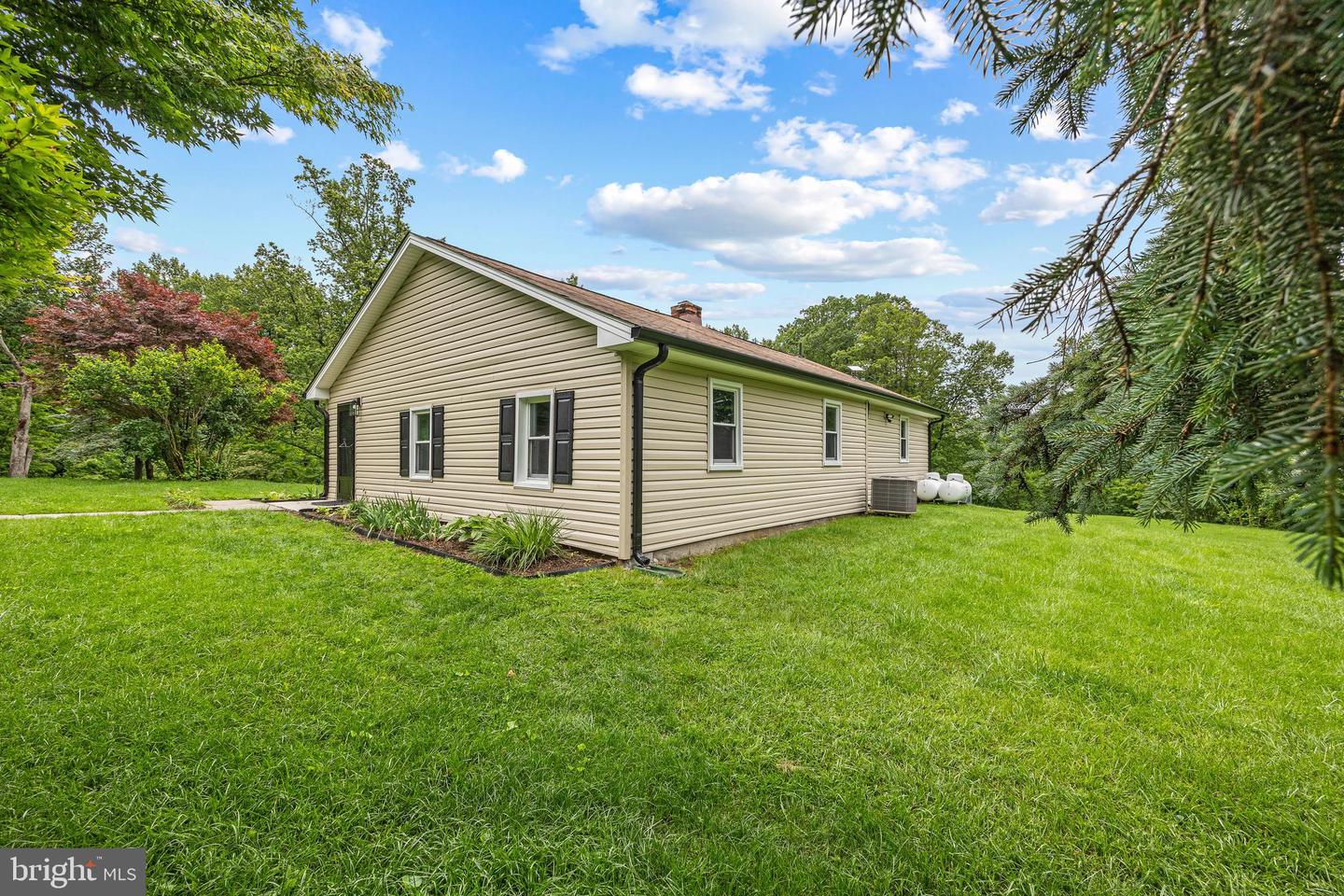 5861 VINE LN, LINDEN, Virginia 22642, 3 Bedrooms Bedrooms, ,2 BathroomsBathrooms,Residential,For sale,5861 VINE LN,VAFQ2016542 MLS # VAFQ2016542