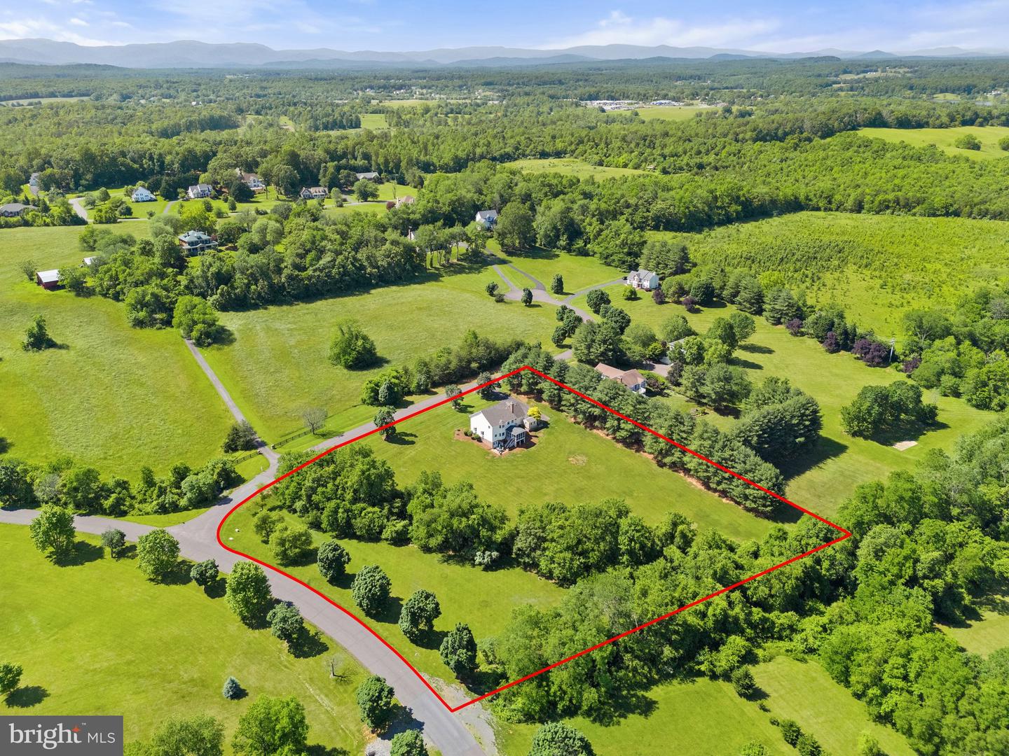 19127 EDGEHILL PL, CULPEPER, Virginia 22701, 5 Bedrooms Bedrooms, ,4 BathroomsBathrooms,Residential,For sale,19127 EDGEHILL PL,VACU2010542 MLS # VACU2010542