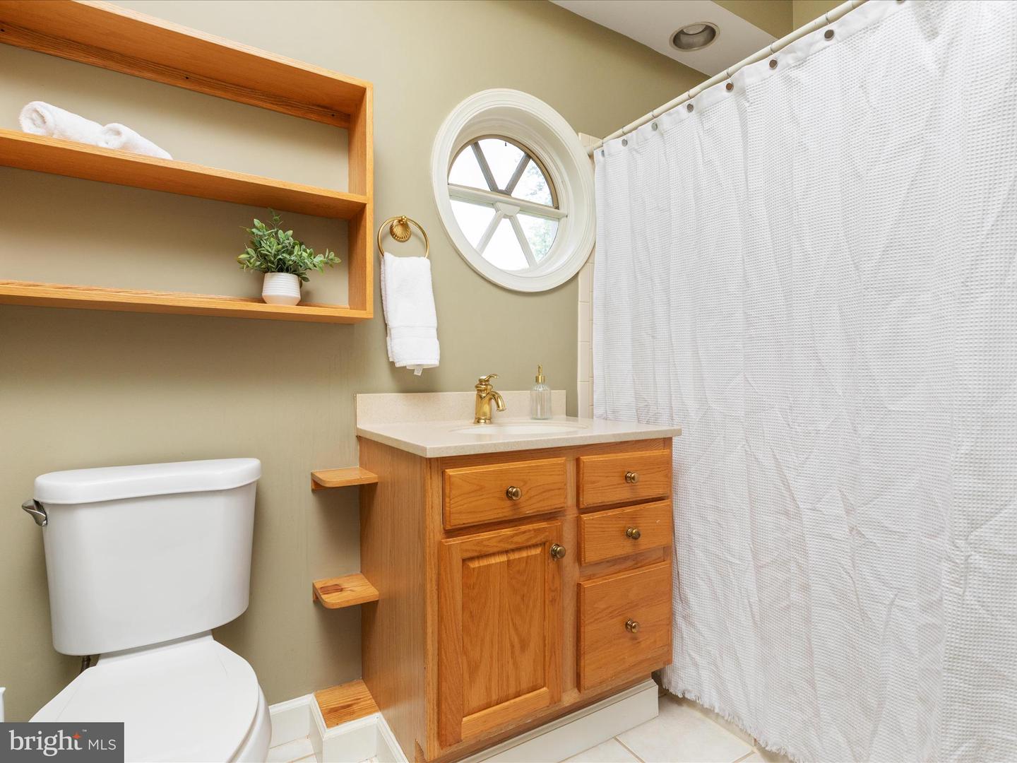 16205 MOUNTAIN RIDGE, PURCELLVILLE, Virginia 20132, 4 Bedrooms Bedrooms, ,3 BathroomsBathrooms,Residential,For sale,16205 MOUNTAIN RIDGE,VALO2096008 MLS # VALO2096008