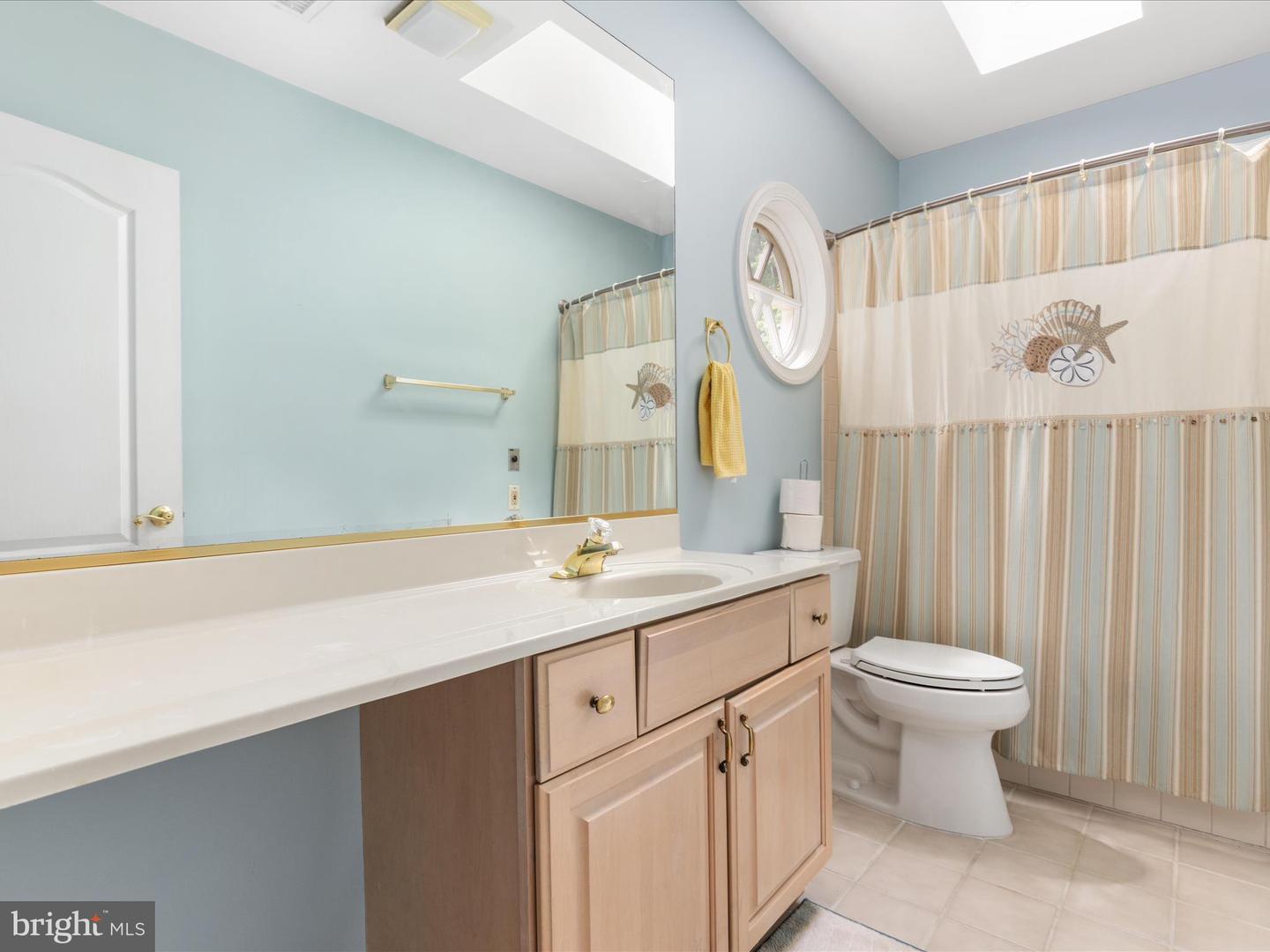 16205 MOUNTAIN RIDGE, PURCELLVILLE, Virginia 20132, 4 Bedrooms Bedrooms, ,3 BathroomsBathrooms,Residential,For sale,16205 MOUNTAIN RIDGE,VALO2096008 MLS # VALO2096008