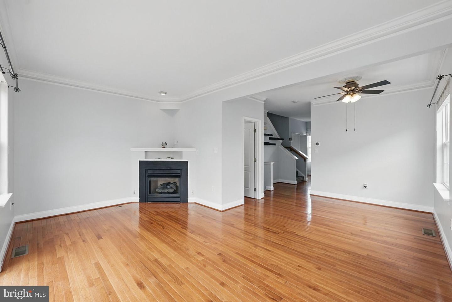 2015 CAPSTONE CIR, HERNDON, Virginia 20170, 4 Bedrooms Bedrooms, ,3 BathroomsBathrooms,Residential,For sale,2015 CAPSTONE CIR,VAFX2239528 MLS # VAFX2239528