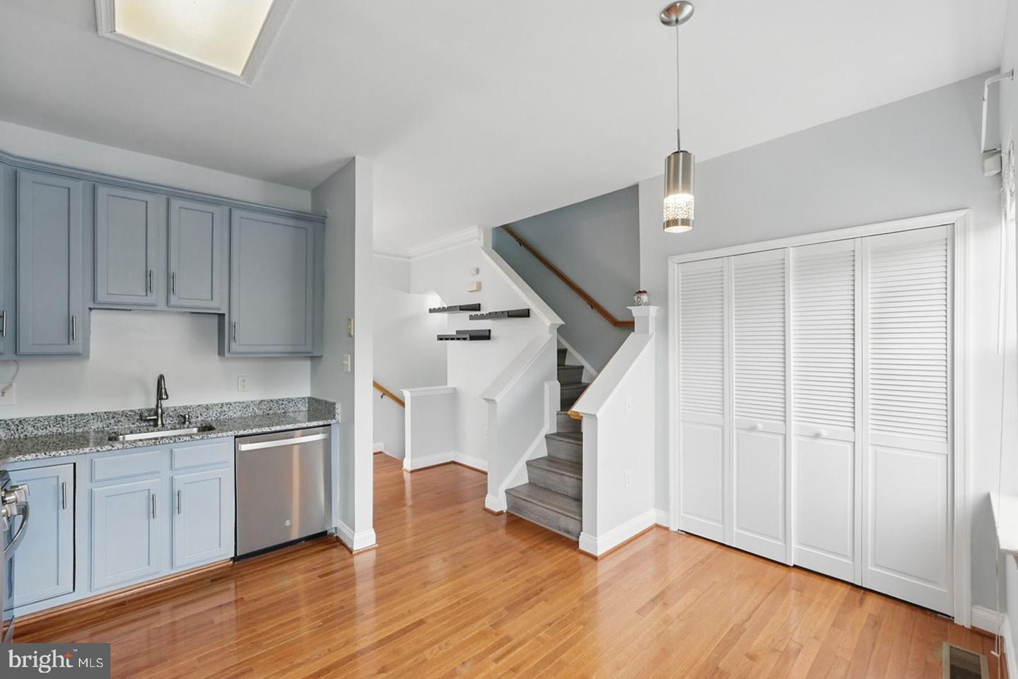 2015 CAPSTONE CIR, HERNDON, Virginia 20170, 4 Bedrooms Bedrooms, ,3 BathroomsBathrooms,Residential,For sale,2015 CAPSTONE CIR,VAFX2239528 MLS # VAFX2239528