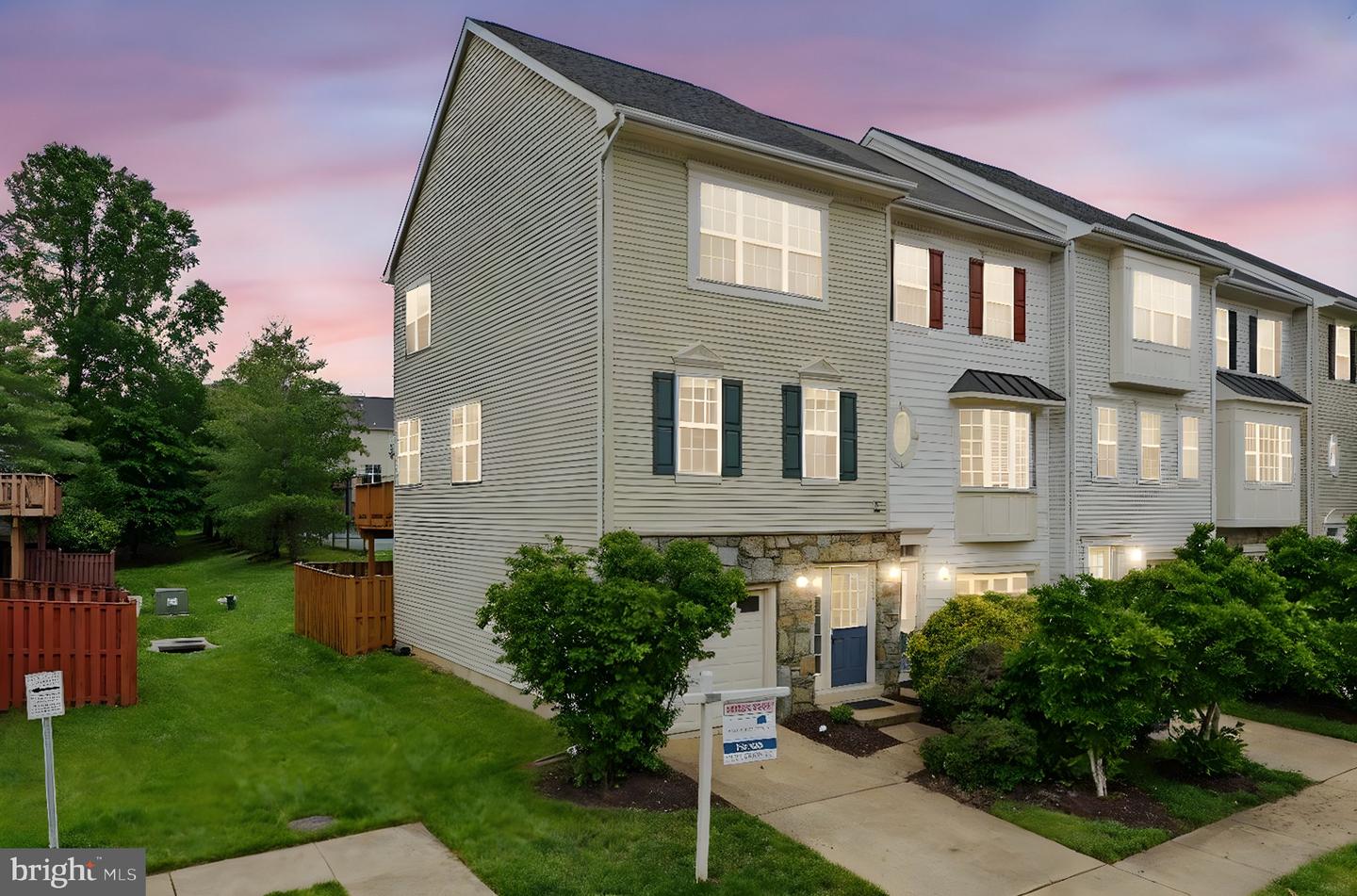 2015 CAPSTONE CIR, HERNDON, Virginia 20170, 4 Bedrooms Bedrooms, ,3 BathroomsBathrooms,Residential,For sale,2015 CAPSTONE CIR,VAFX2239528 MLS # VAFX2239528