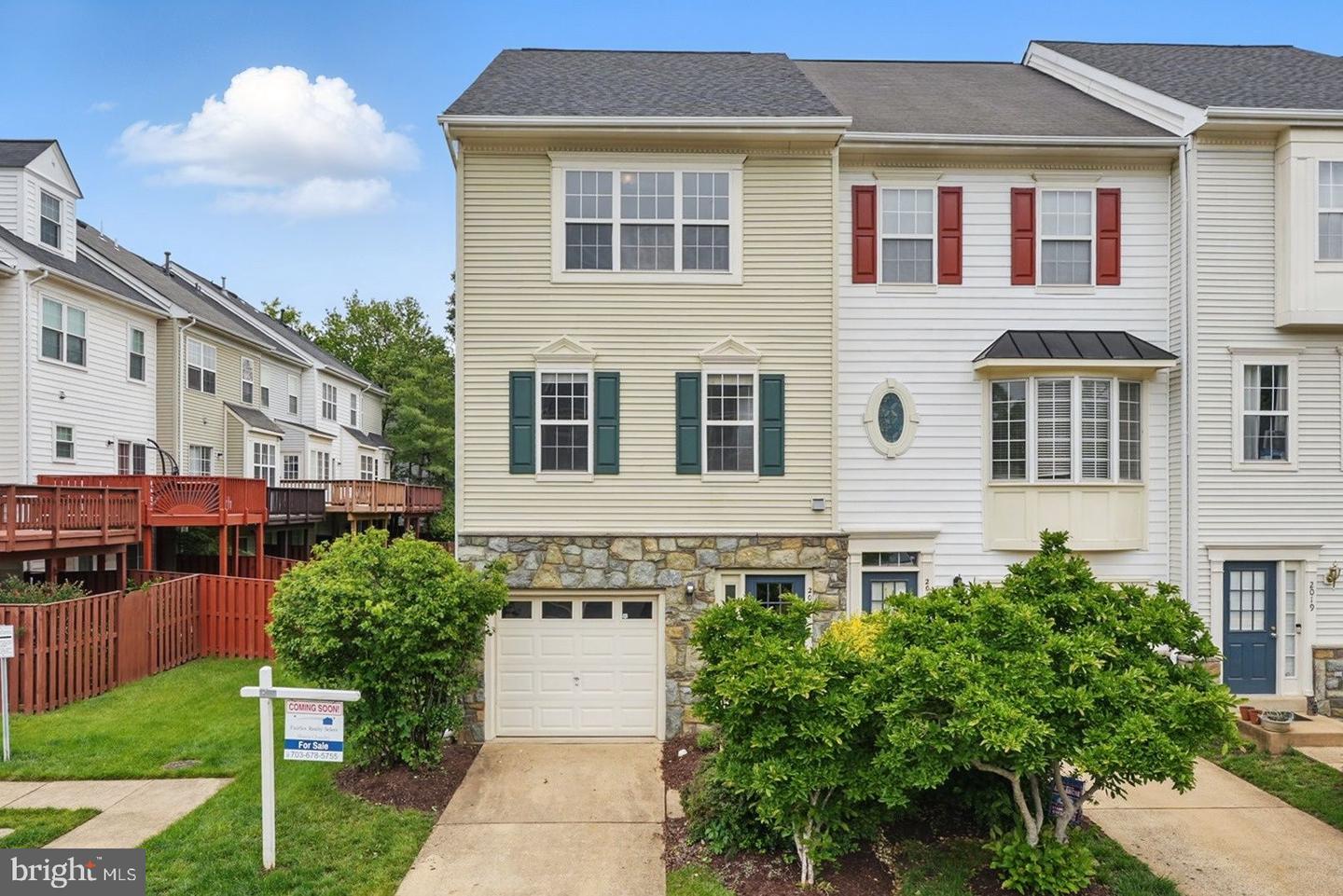 2015 CAPSTONE CIR, HERNDON, Virginia 20170, 4 Bedrooms Bedrooms, ,3 BathroomsBathrooms,Residential,For sale,2015 CAPSTONE CIR,VAFX2239528 MLS # VAFX2239528