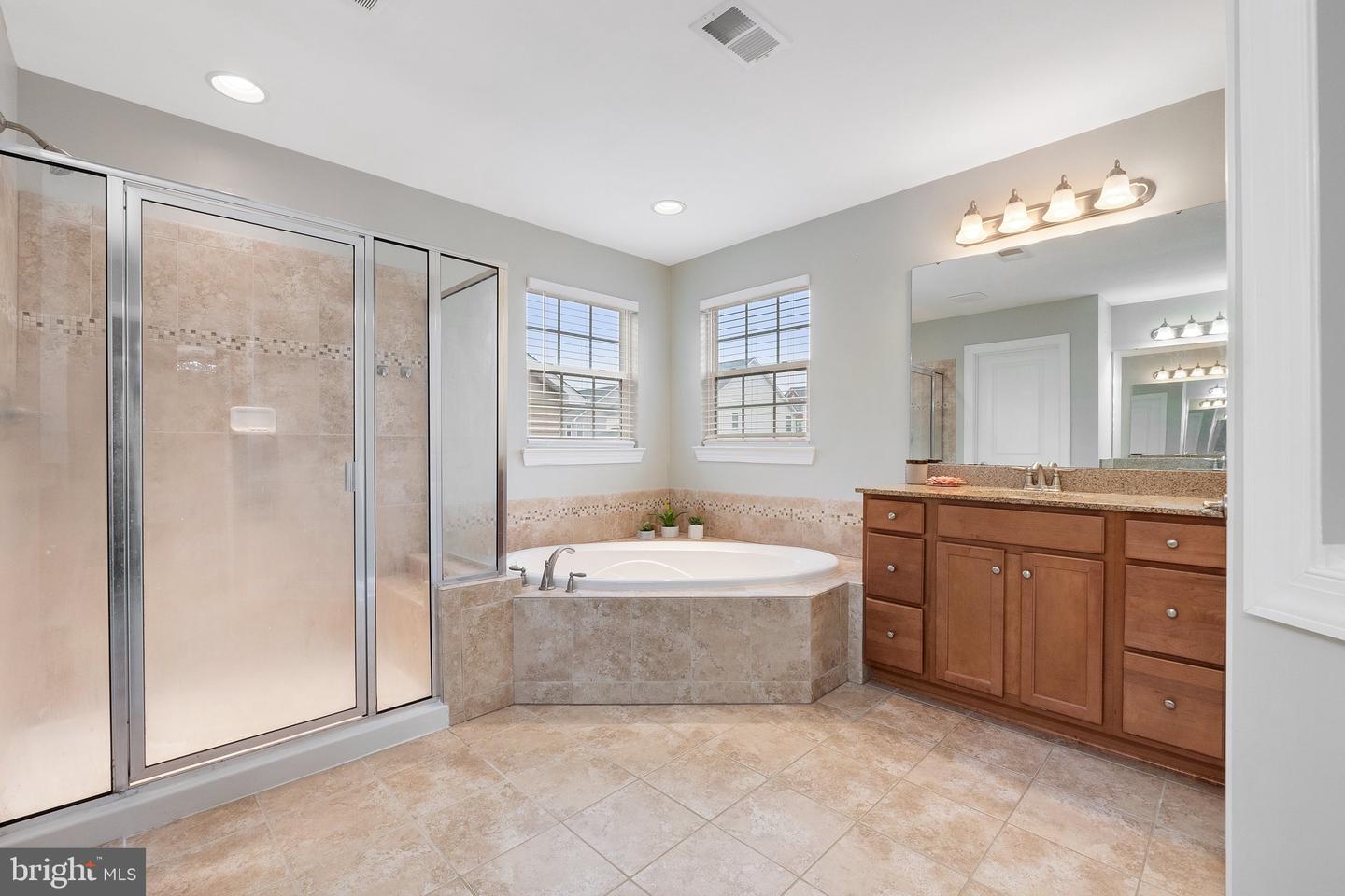 25792 RACING SUN DR, ALDIE, Virginia 20105, 5 Bedrooms Bedrooms, ,5 BathroomsBathrooms,Residential,For sale,25792 RACING SUN DR,VALO2096028 MLS # VALO2096028