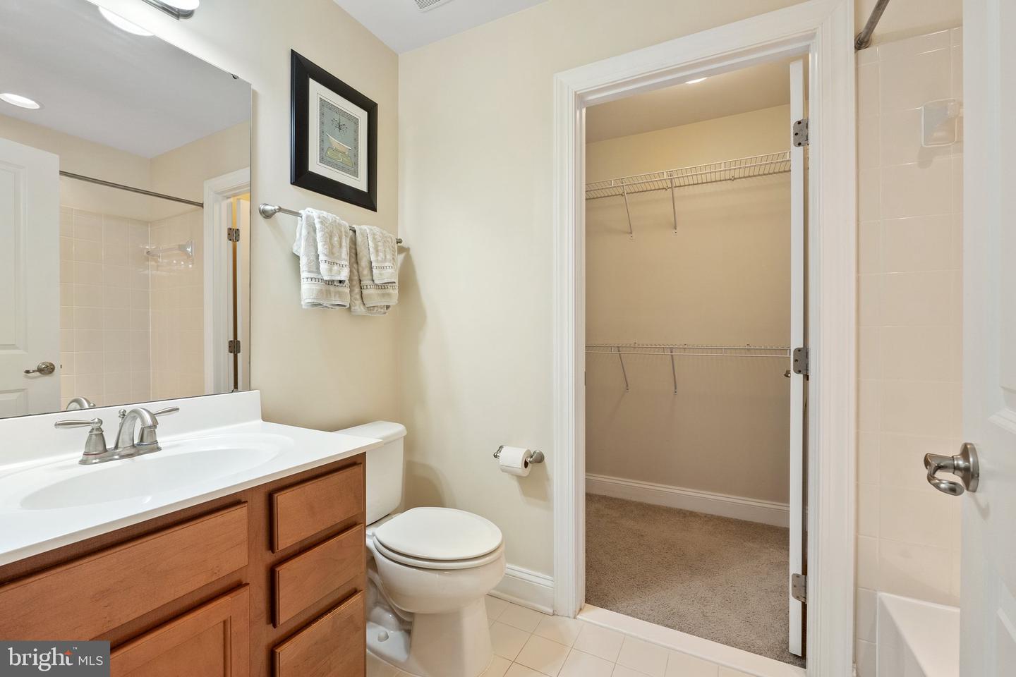 25792 RACING SUN DR, ALDIE, Virginia 20105, 5 Bedrooms Bedrooms, ,5 BathroomsBathrooms,Residential,For sale,25792 RACING SUN DR,VALO2096028 MLS # VALO2096028