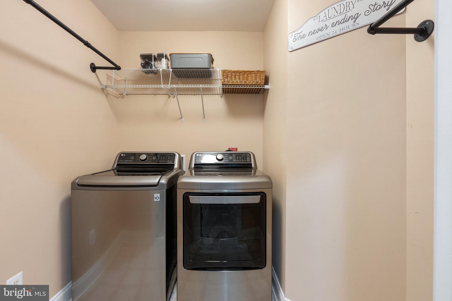 25792 RACING SUN DR, ALDIE, Virginia 20105, 5 Bedrooms Bedrooms, ,5 BathroomsBathrooms,Residential,For sale,25792 RACING SUN DR,VALO2096028 MLS # VALO2096028